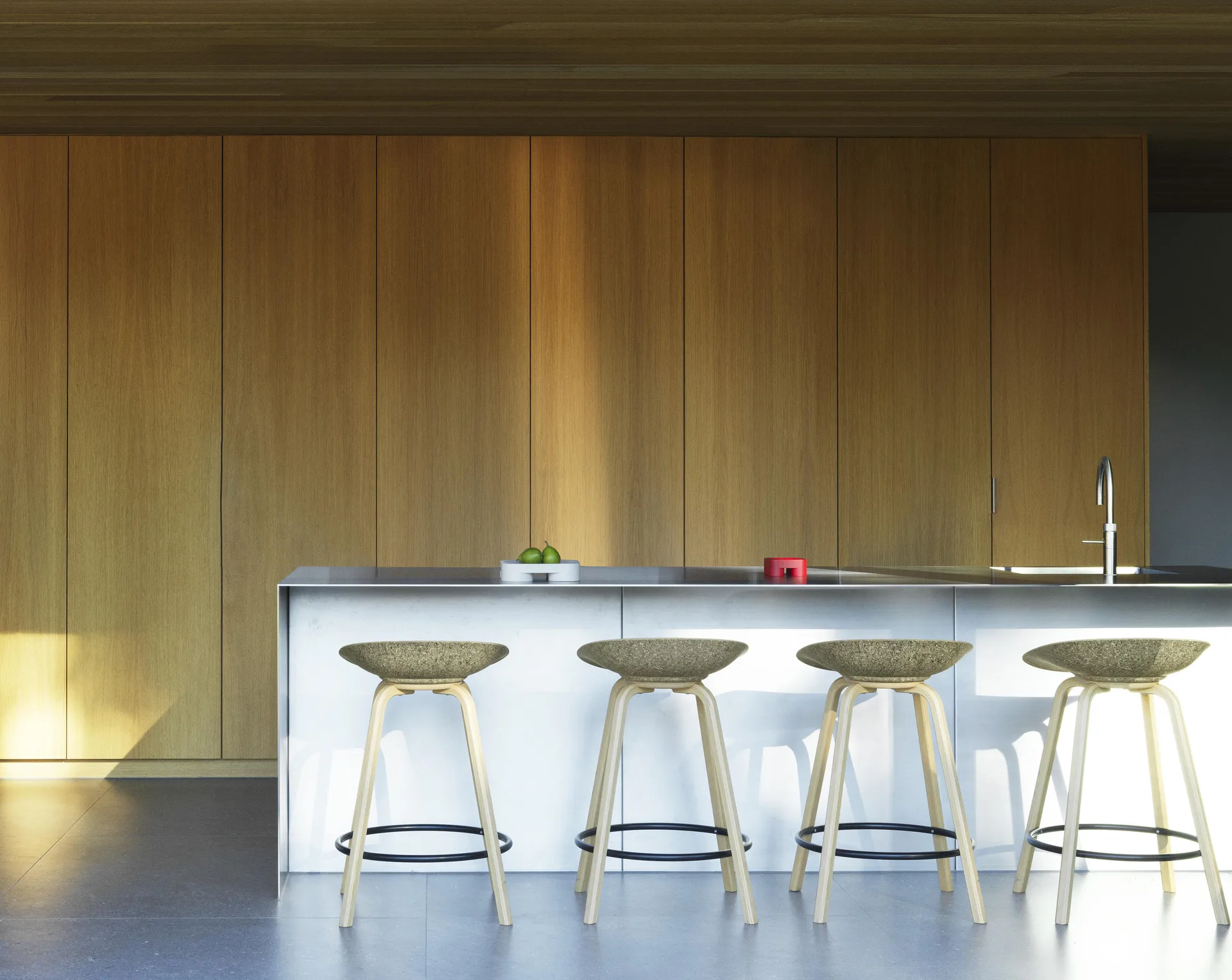 Mat Barstool barstol 65 cm, Seaweed-bøk-svart stål Normann Copenhagen