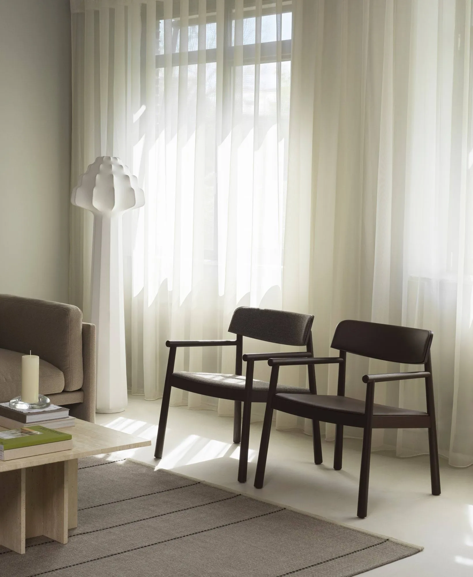 Timb lenestol, Brown ask Normann Copenhagen