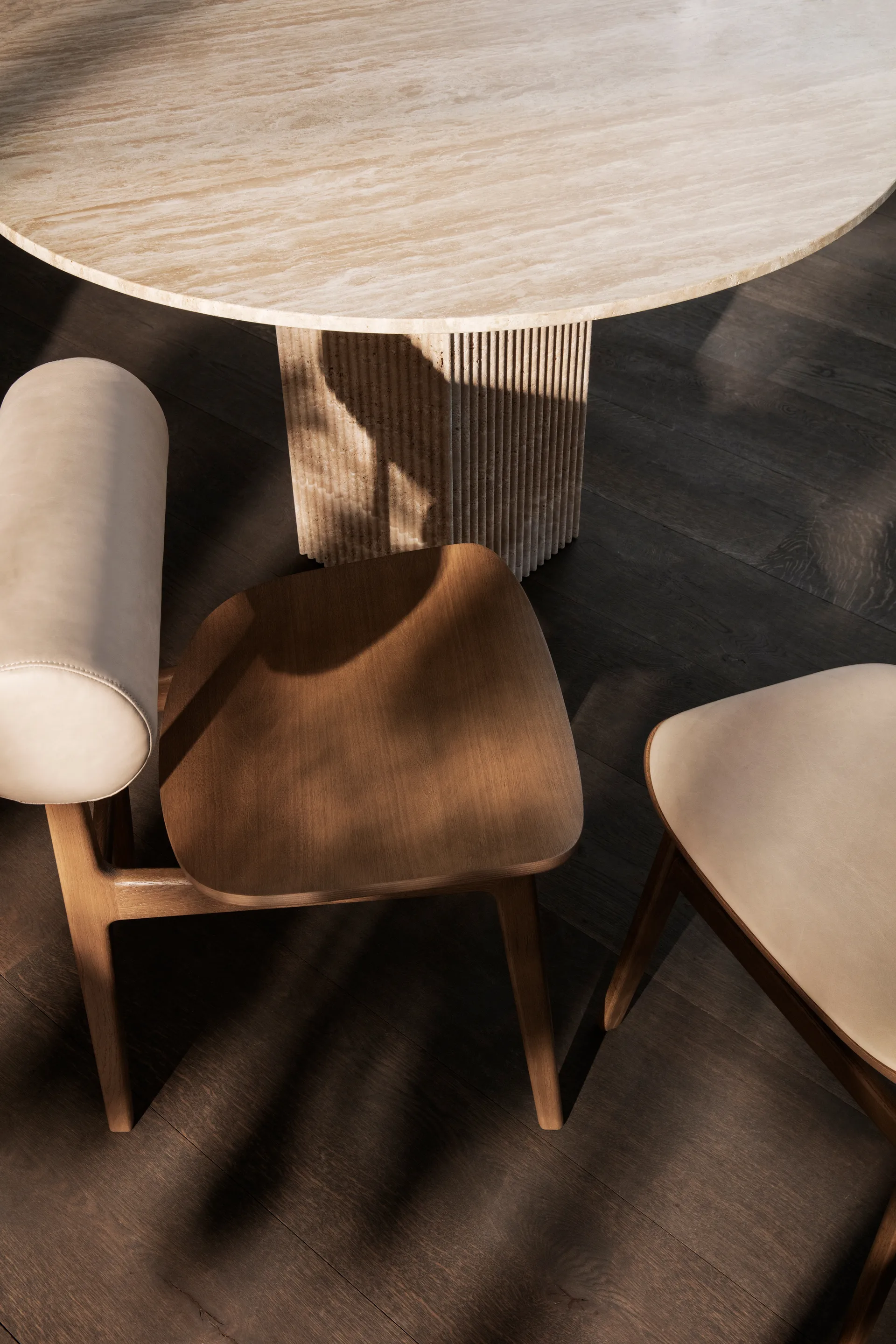 Soho spisebord, Beige travertin, Ø140×70 cm NORR11