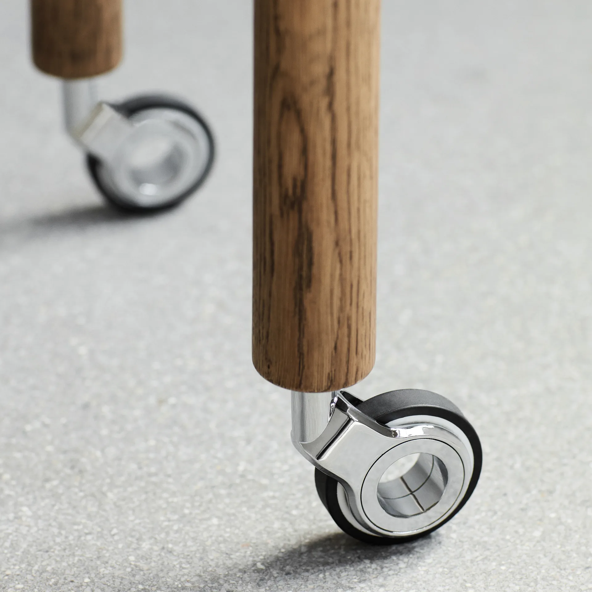 Loud barskap på hjul, Røkt eik Northern