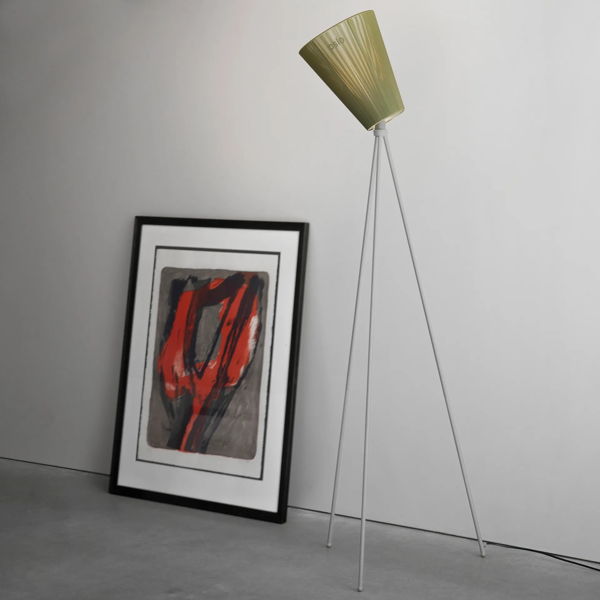 Oslo Wood gulvlampe stativ, Lysegrå Northern