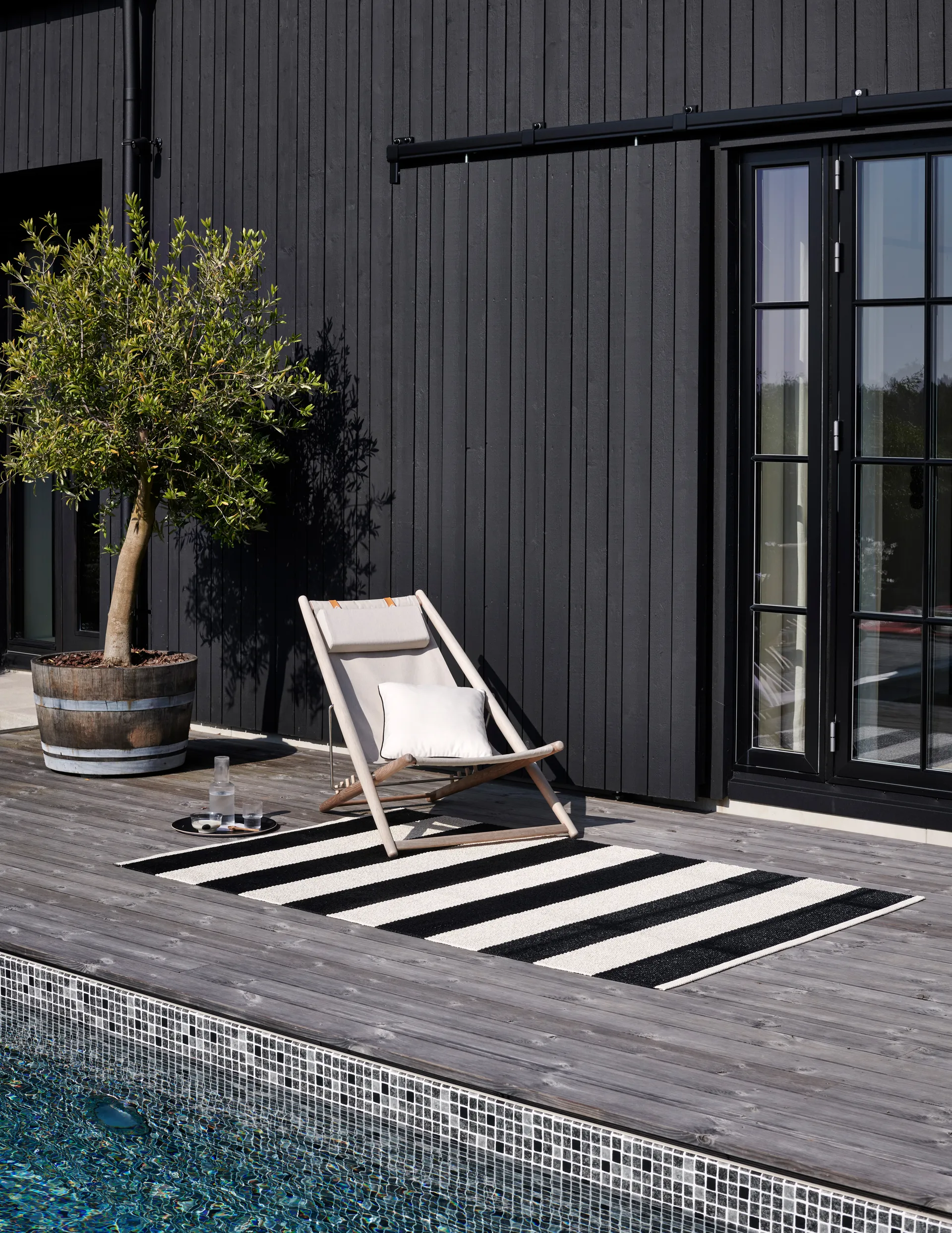 Bob løper, Black/vanilla, 70x150 cm Pappelina