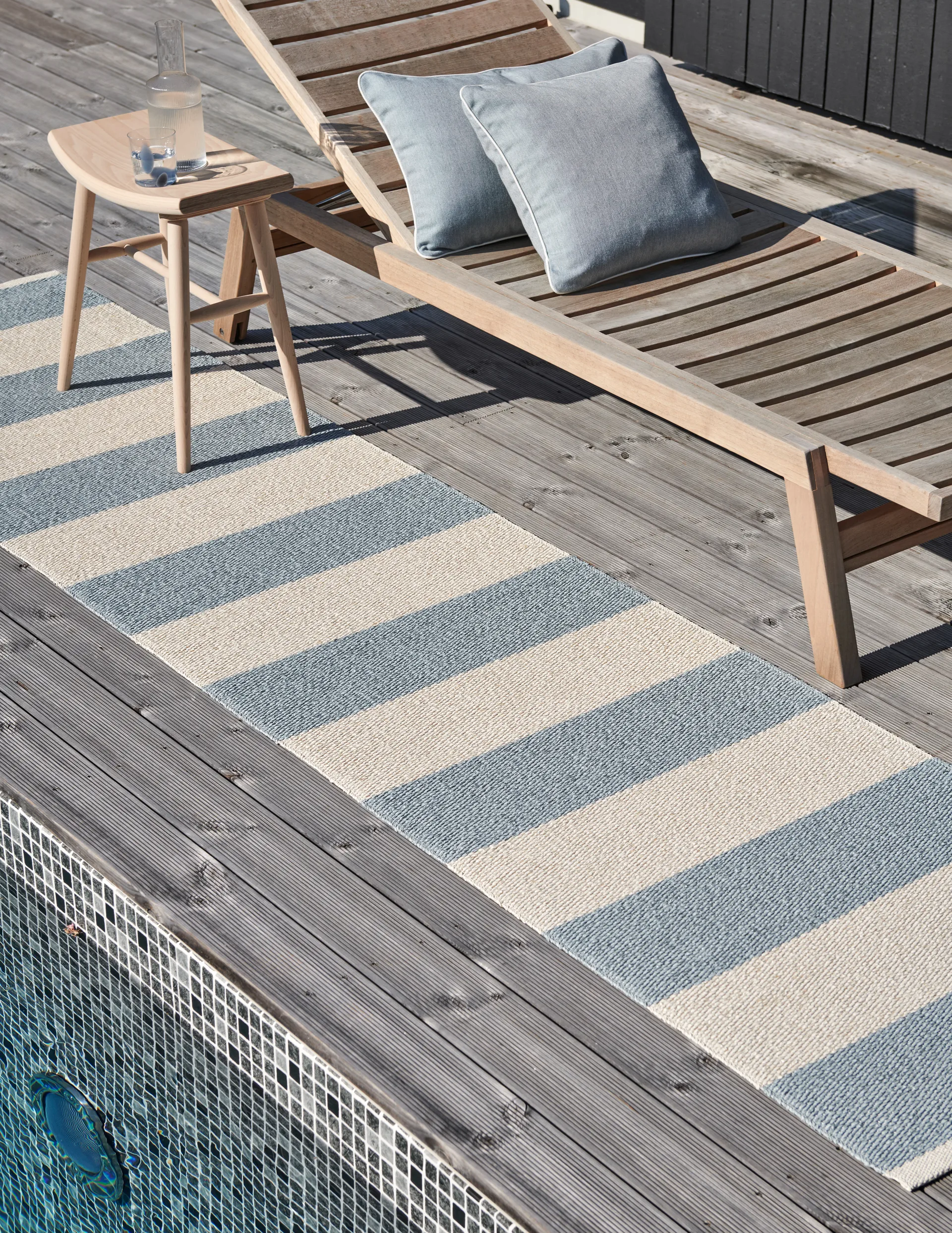 Bob løper, Blue fog/vanilje, 70x300 cm Pappelina