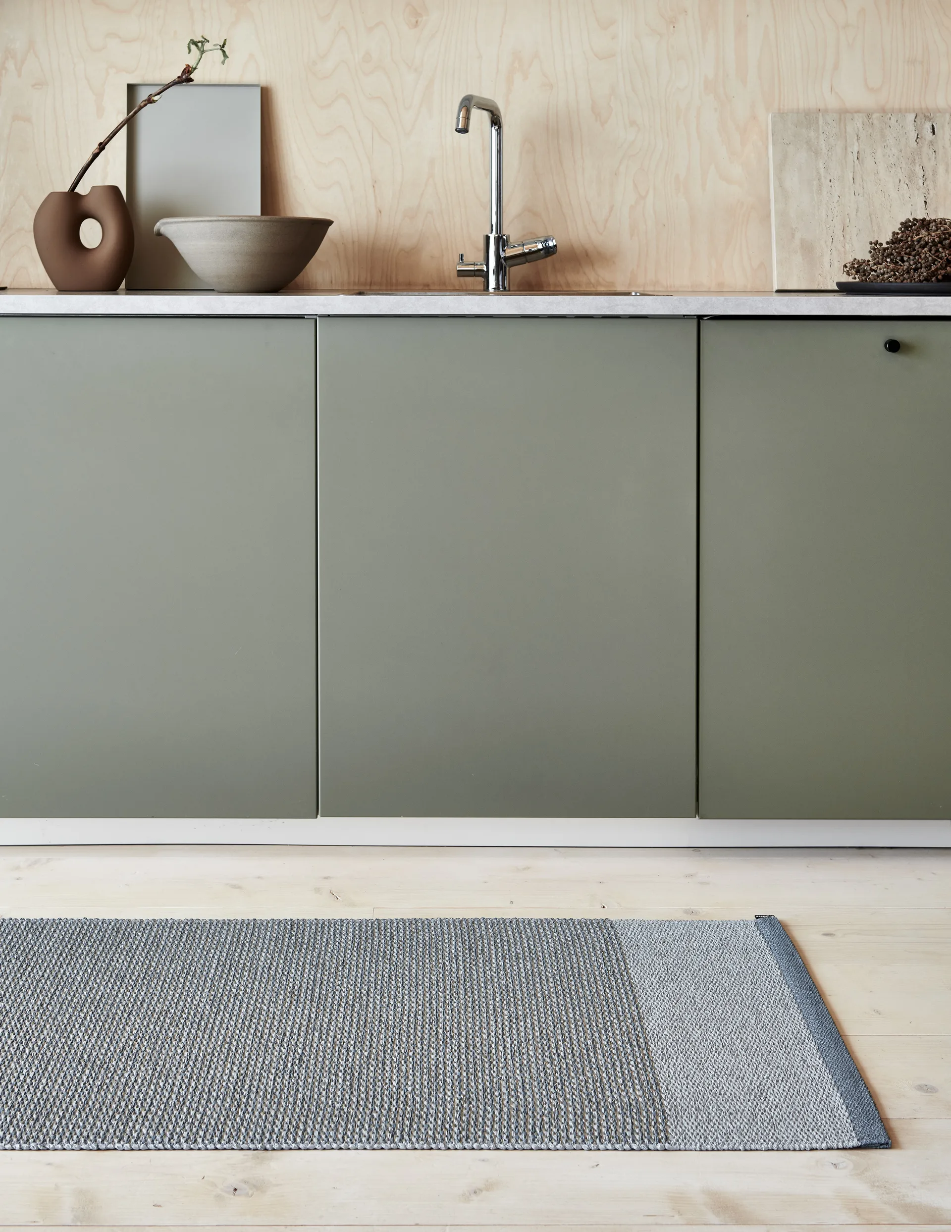 Edit plastteppe 70x200 cm, Dove blue Pappelina