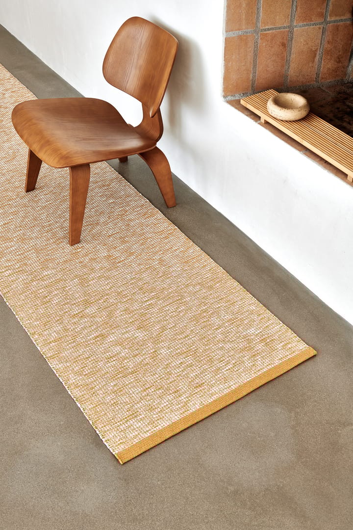 Emm Metallic matt, Black-linen, 70x300 cm Pappelina