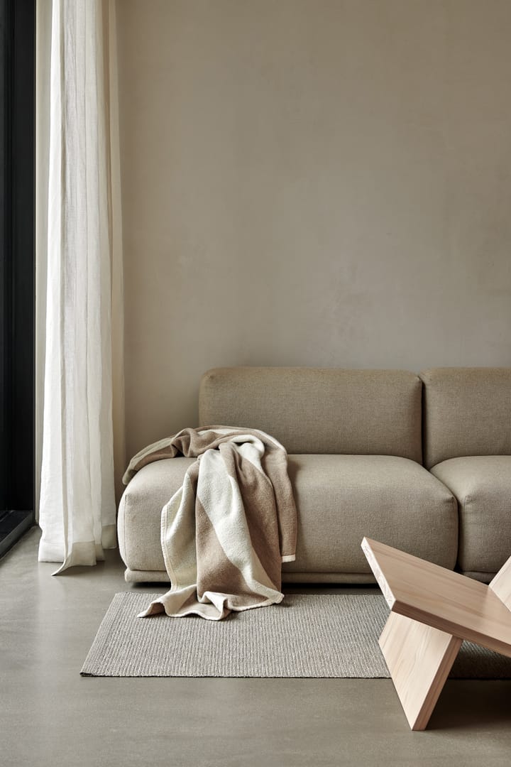 Emm Metallic matt, Fossil grå-stone, 70x180 cm Pappelina