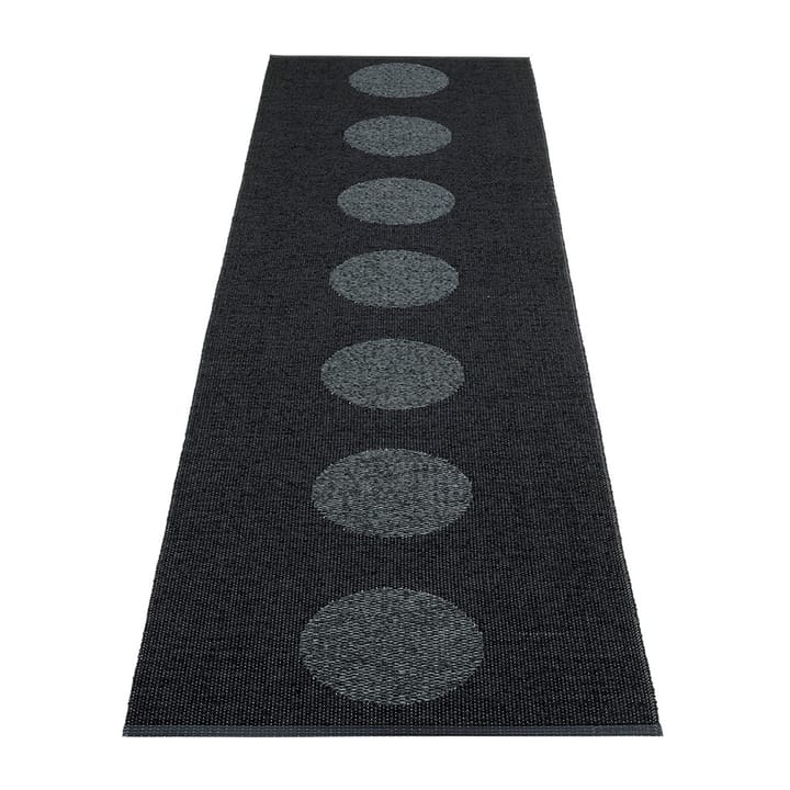 Vera 2.0 plastmatte black-black metallic - 70x360 cm - Pappelina