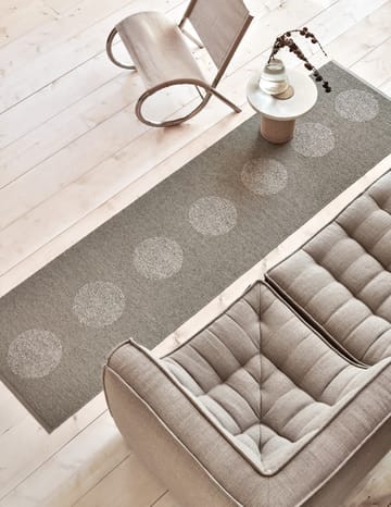 Vera 2.0 plastmatte dark linen-linen metallic - 70x200 cm - Pappelina