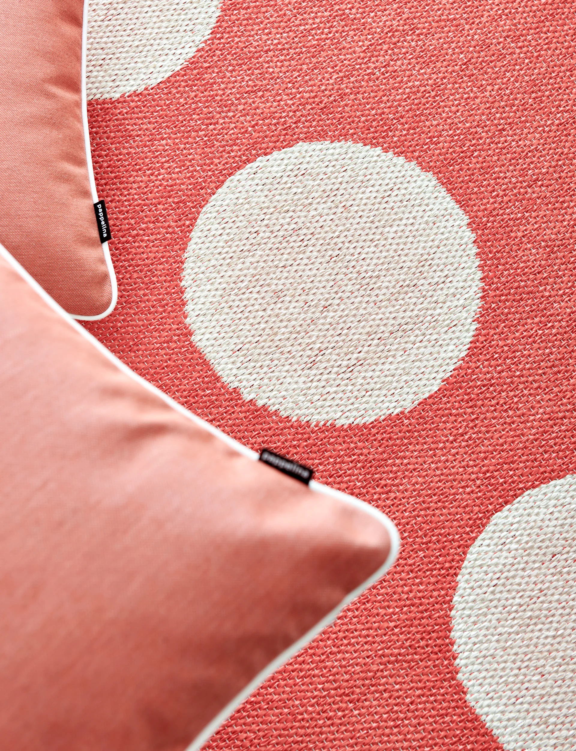 Vera løper, Flamingo, 70x150 cm Pappelina