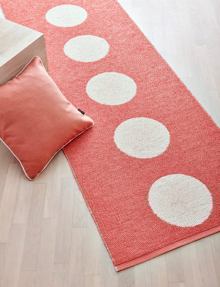 Vera løper, Flamingo, 70x375 cm Pappelina