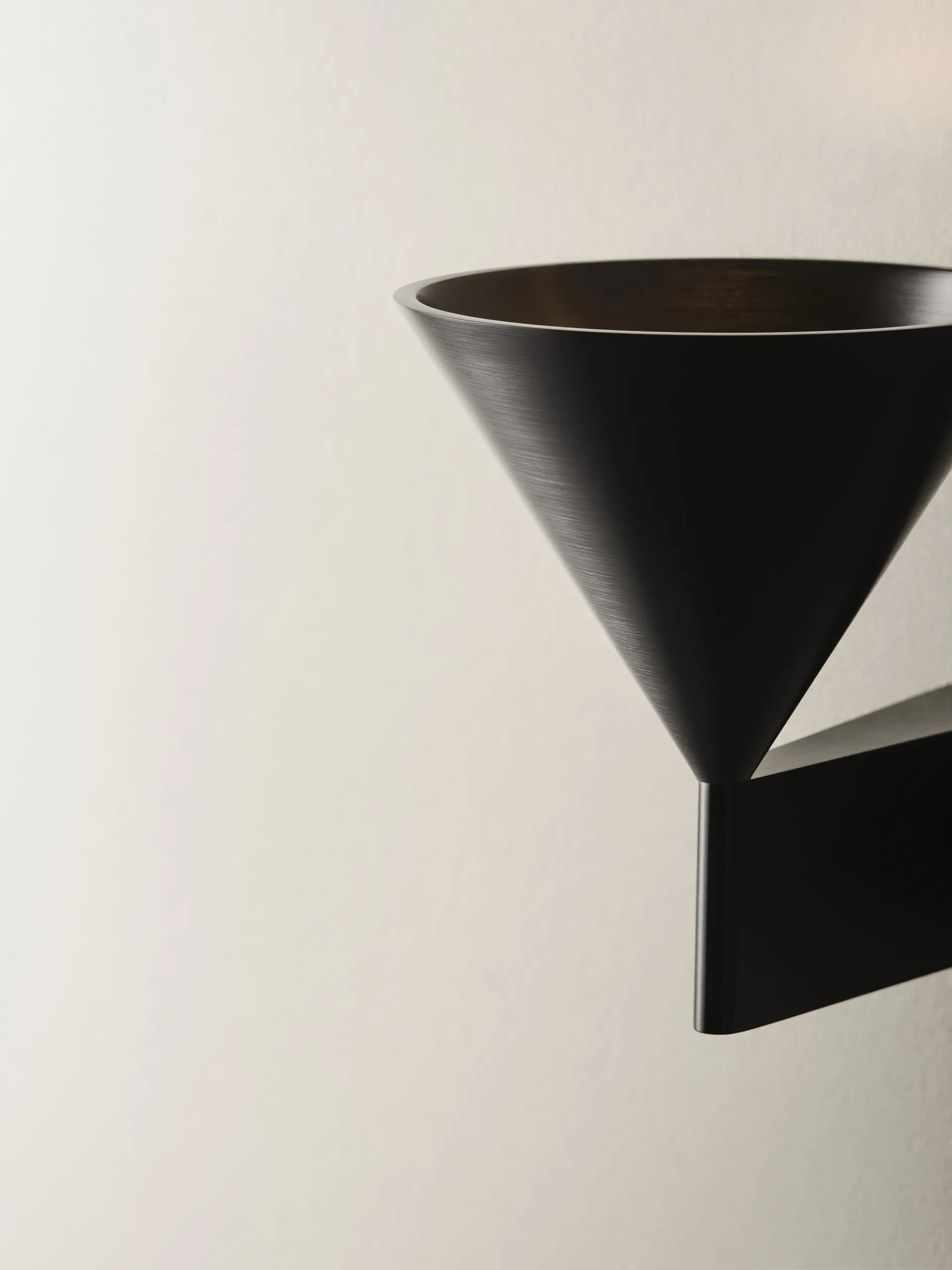 Apollo 14 vegglampe, Darkest hour Pholc