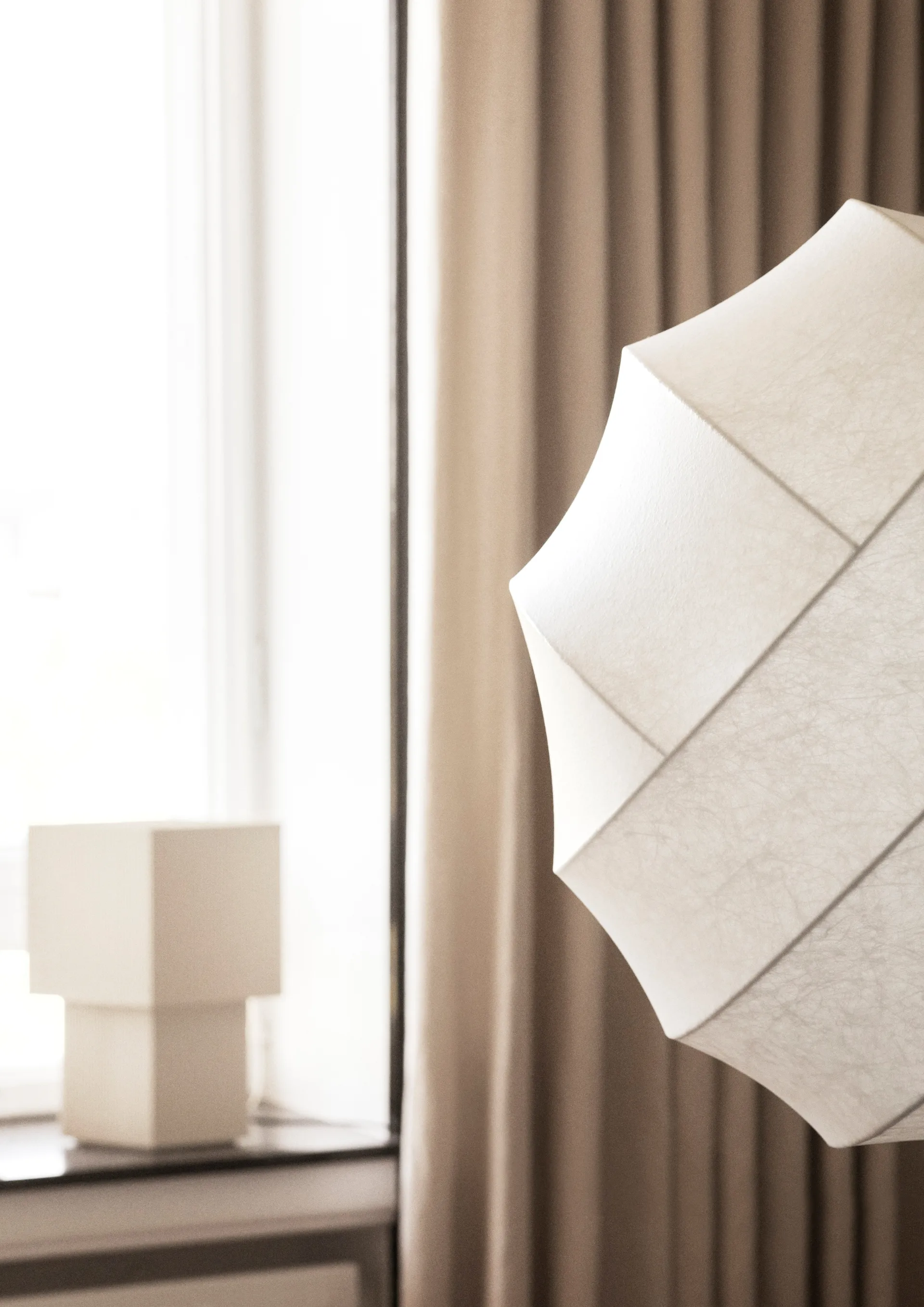 Turner 50 pendel, White  Pholc