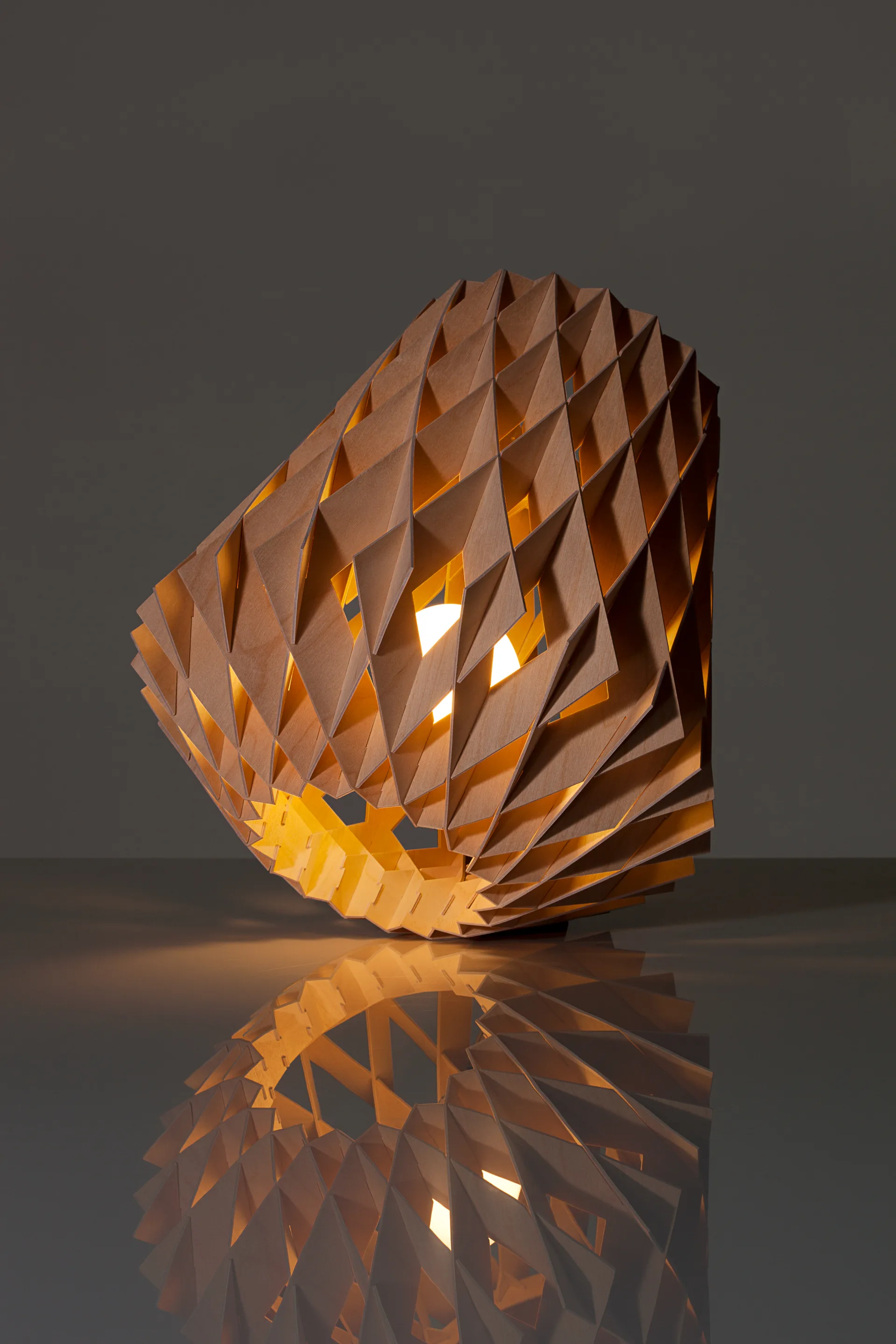 Pilke Signature bordlampe Ø28 cm, Bjørk Pilke