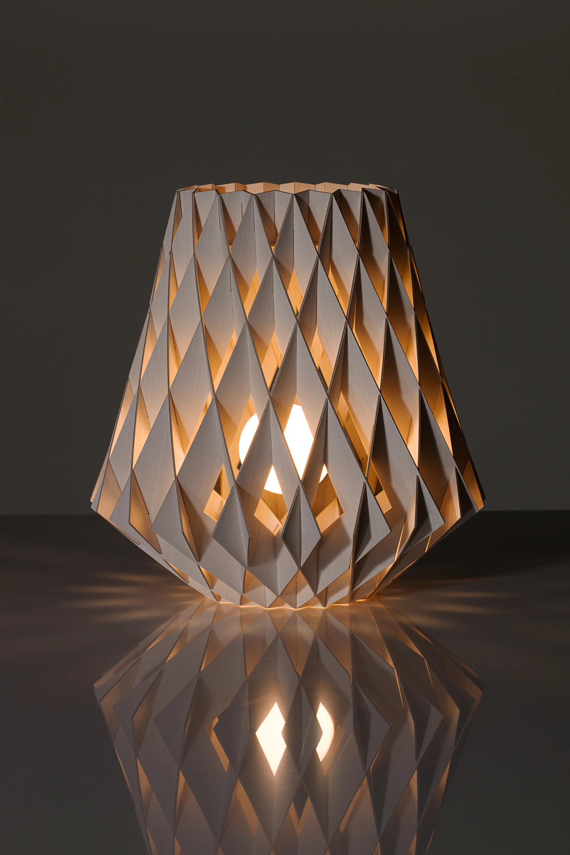 Pilke Signature bordlampe Ø28 cm, Hvit Pilke