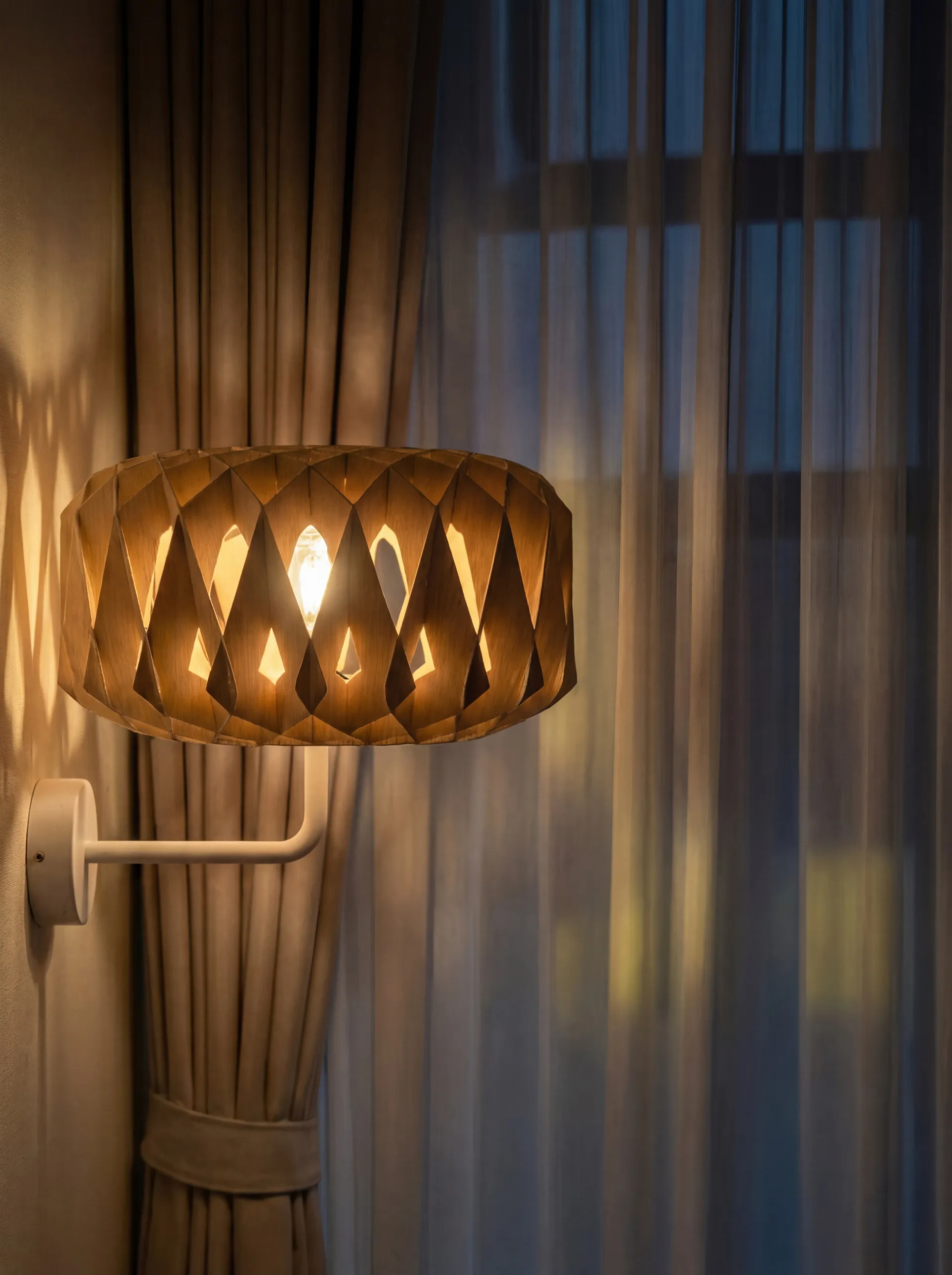 Signature 25 vegglampe, Bjørk, Ø28x15,5 cm Pilke