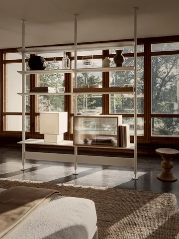 Pira vitrineskap - Hvitet eik-riflet glass, 90x31 cm, glassrygg - Pira