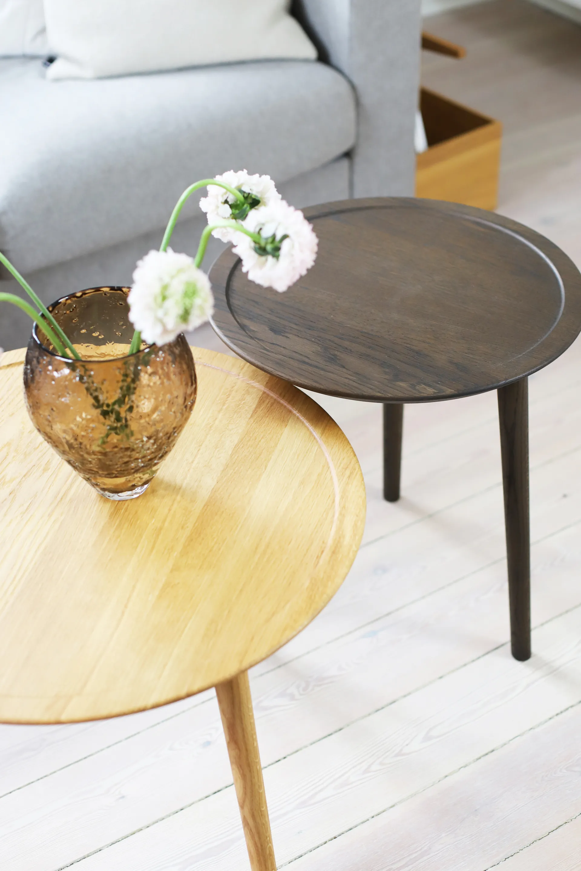 Crushed glassvase medium, Sepia brown Ro Collection