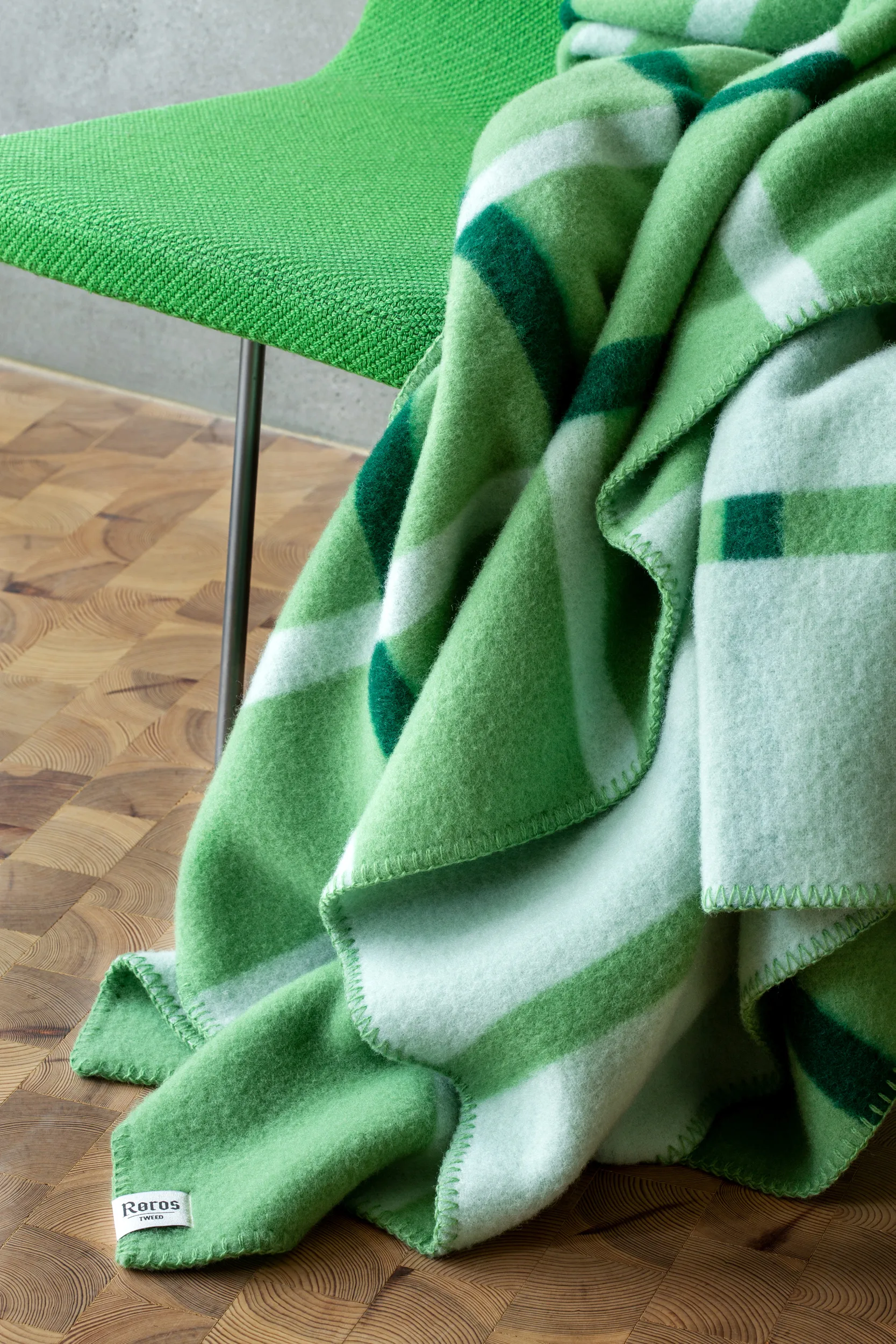 Knut teppe 135x200 cm, Field Green Røros Tweed