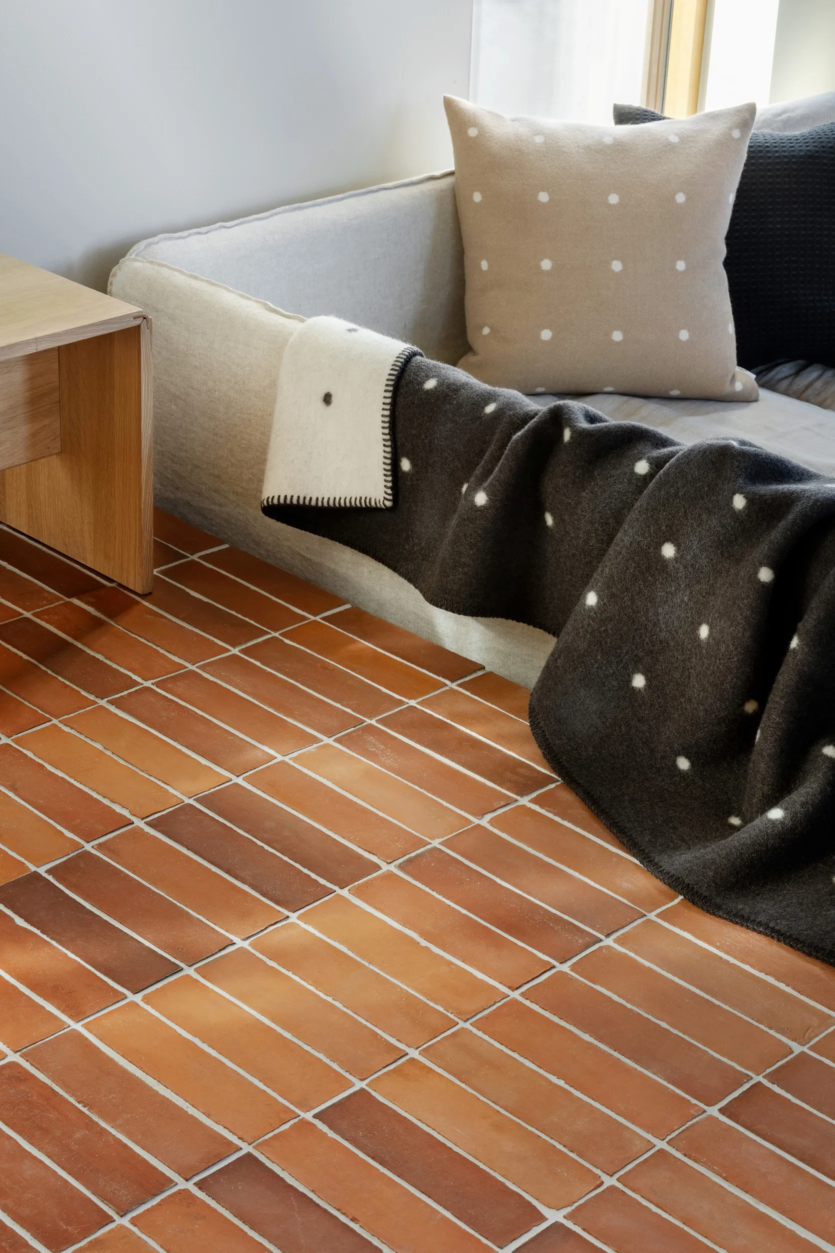 Pastille teppe 135x200 cm, Black and white Røros Tweed