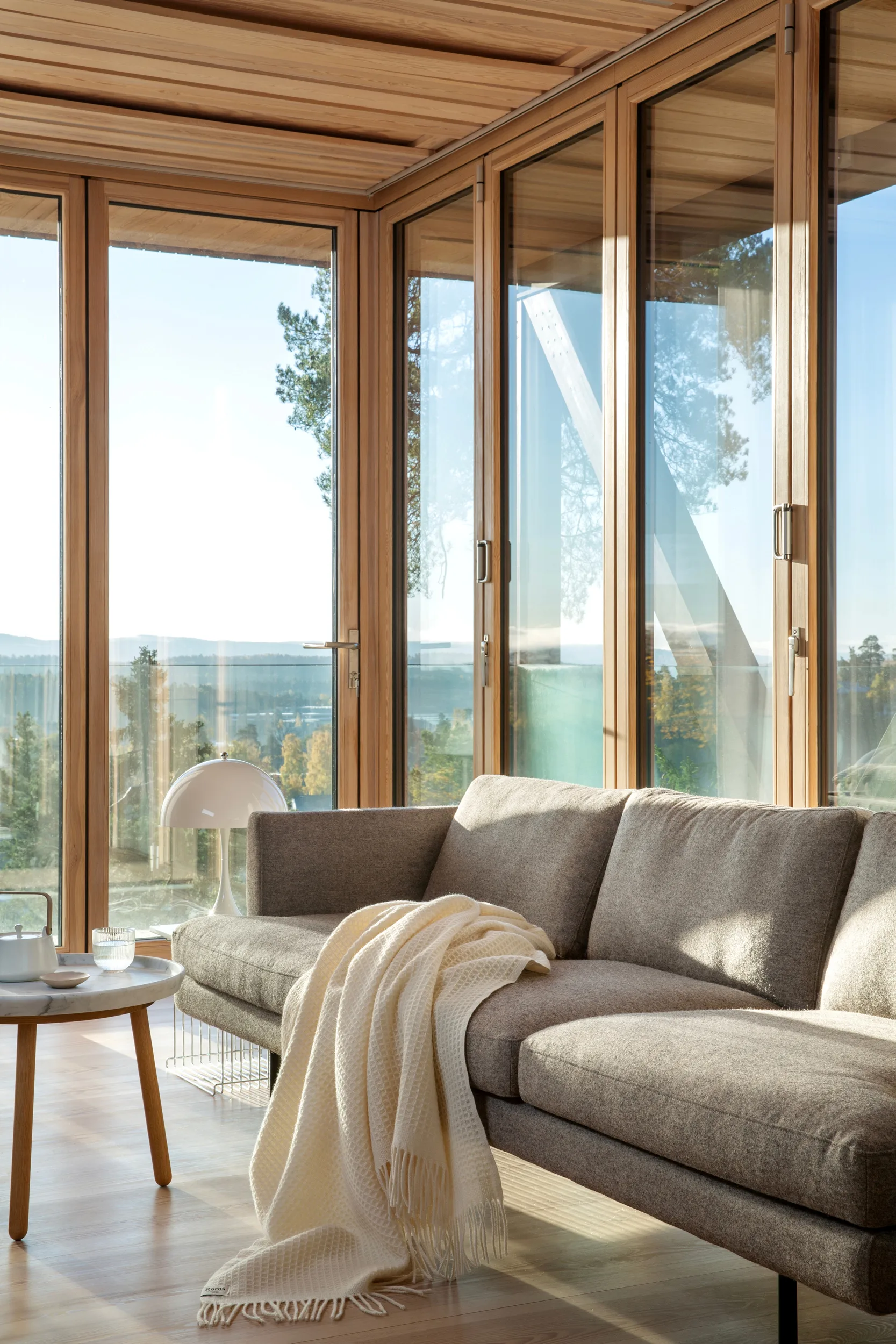 Vega pledd 150x210 cm, Natural Røros Tweed