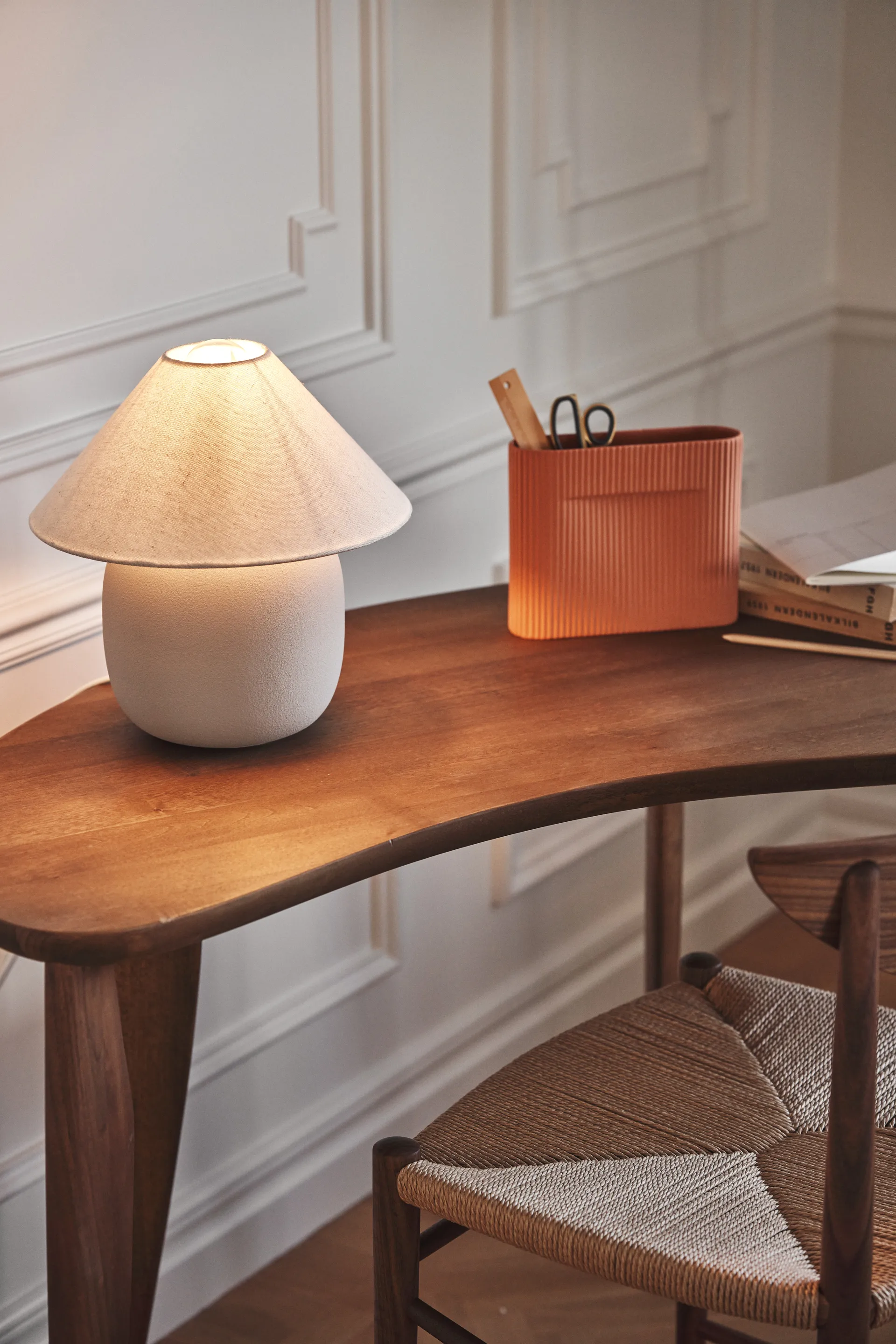 Boulder bordlampe 29 cm beige-white,  Scandi Living
