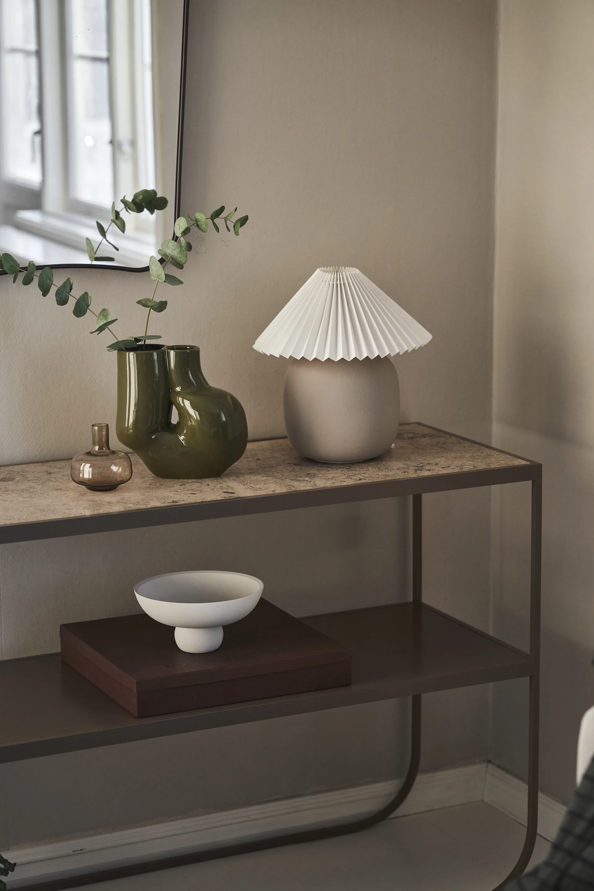 Boulder bordlampe 29 cm grey-pleated white,  Scandi Living