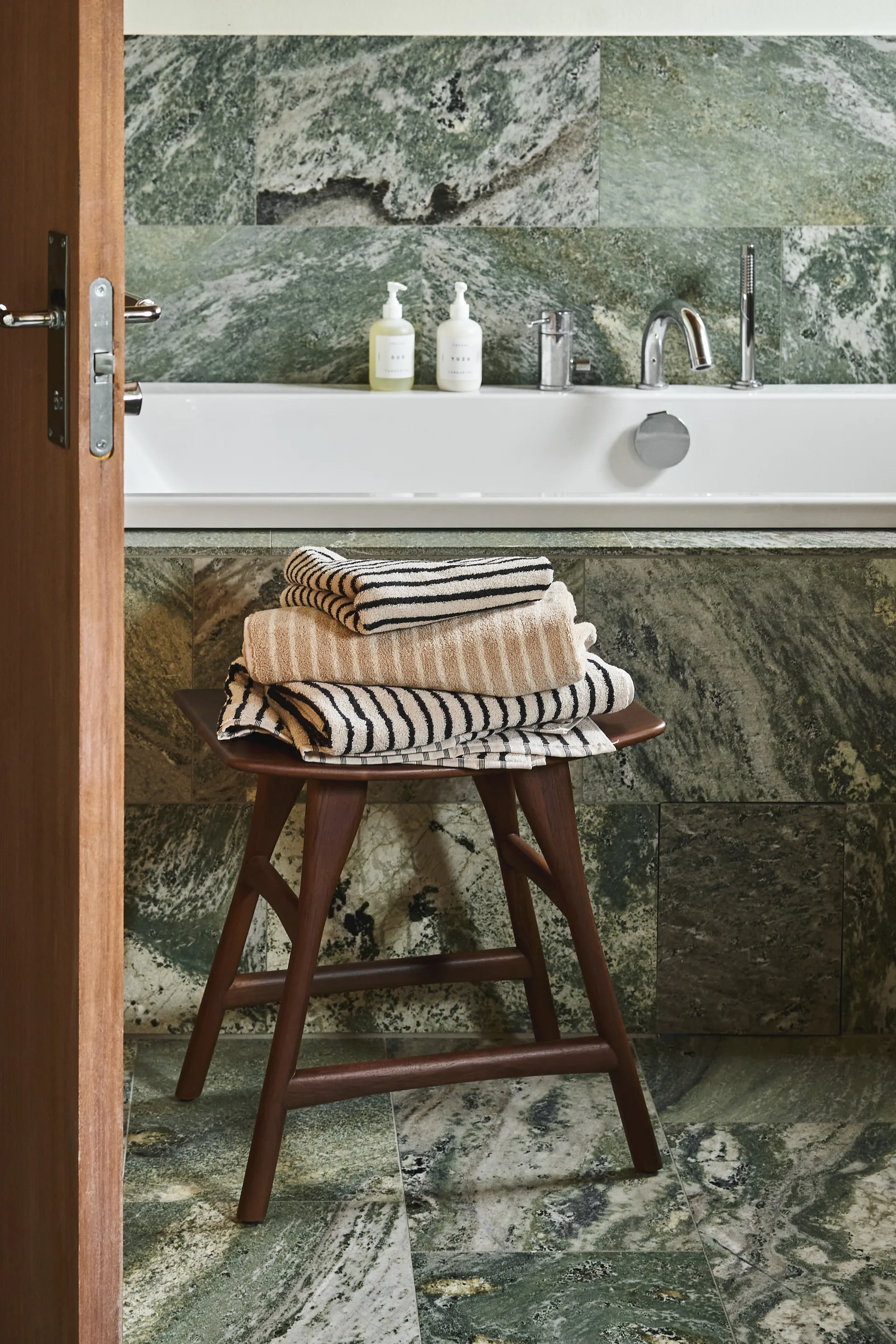 Drift badehåndkle 70x140 cm, Beige-hvit Scandi Living