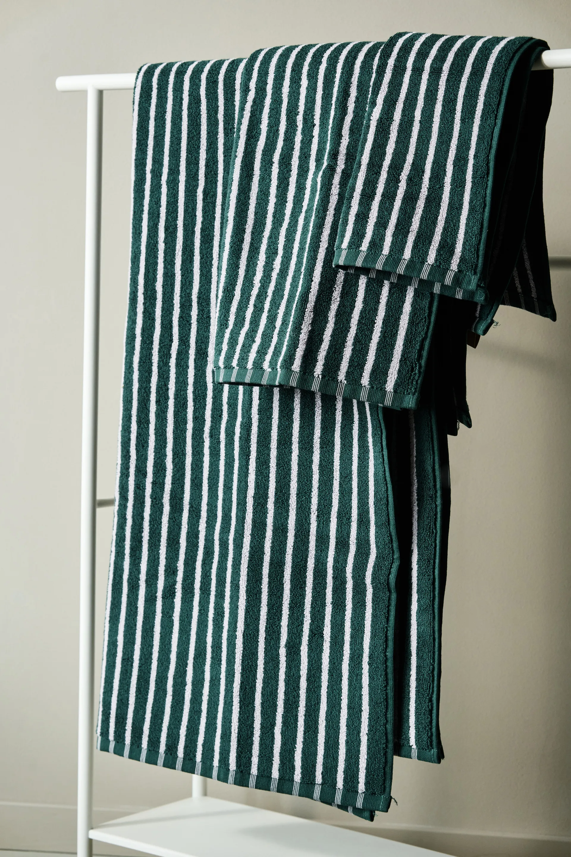 Drift badehåndkle 70x140 cm, Grønn-lilla Scandi Living