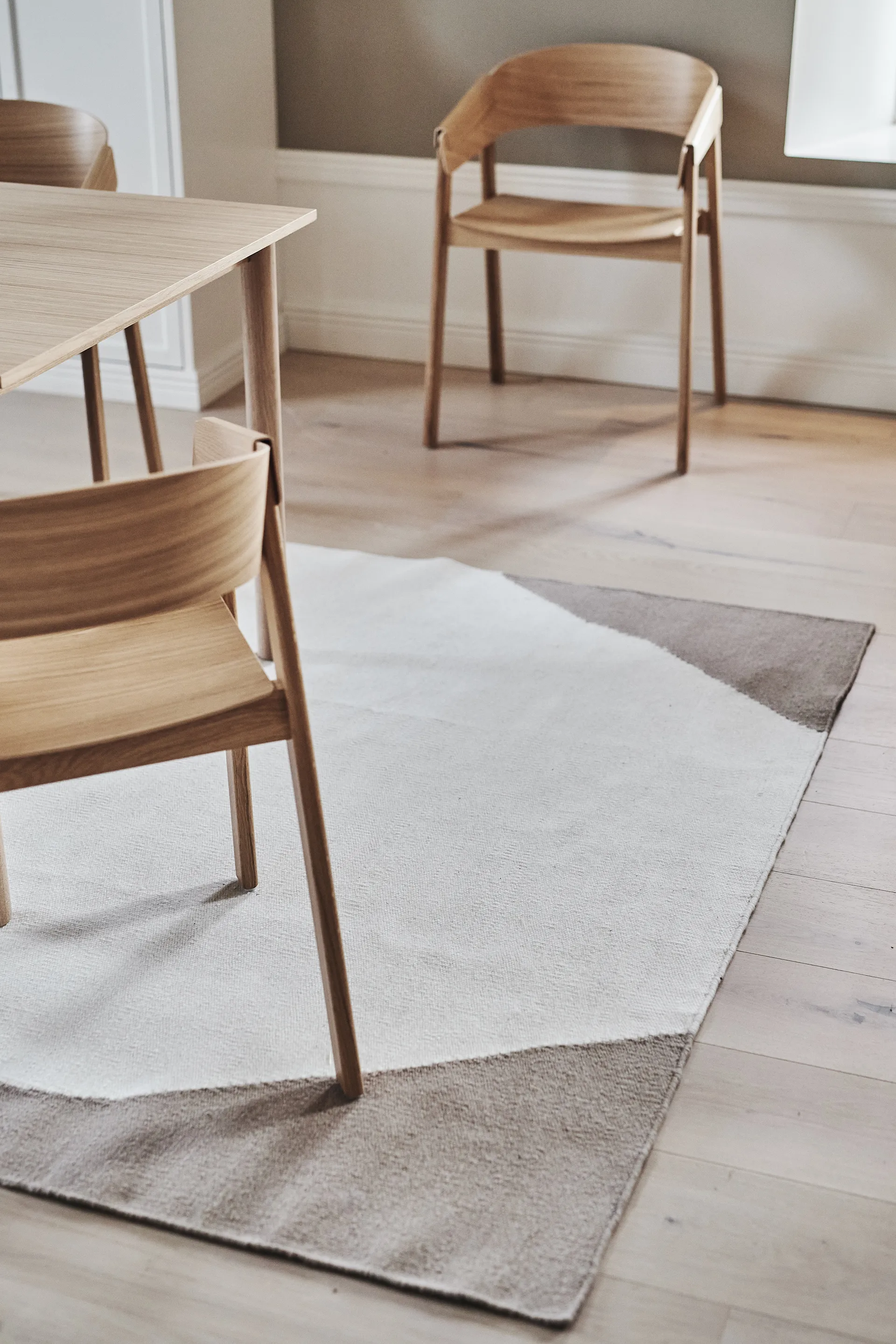 Flow ullteppe hvit-beige, 170x240 cm Scandi Living