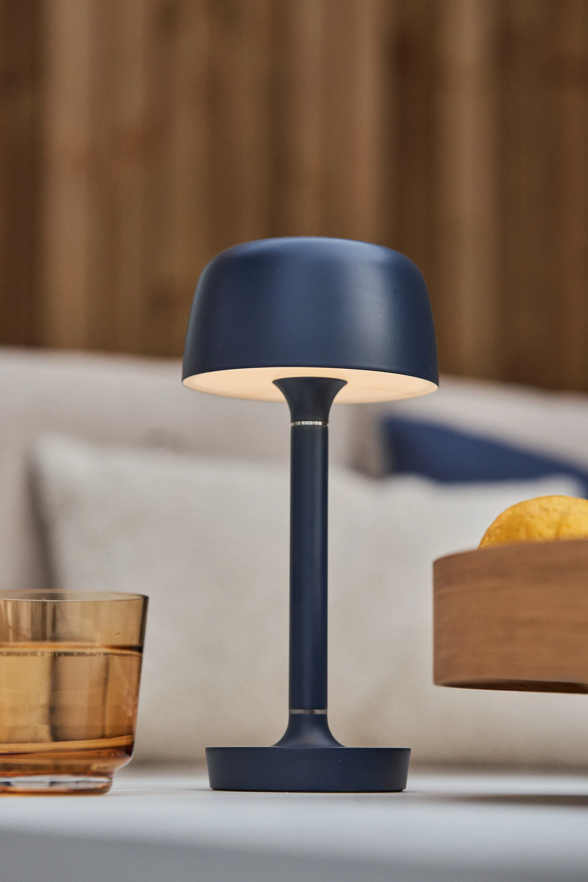 Halo bærbar bordlampe 25,5 cm, Blue Scandi Living
