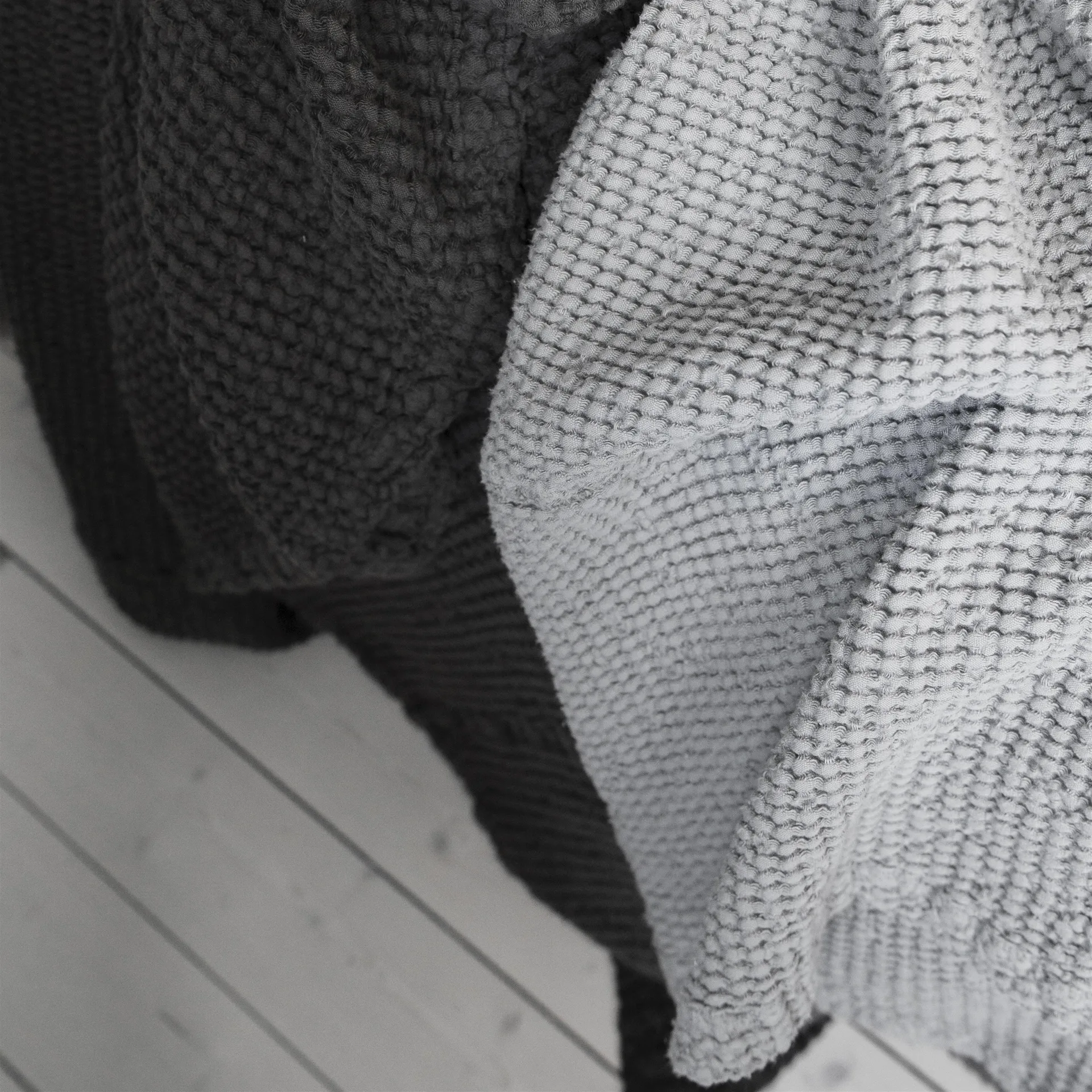 Moss sengeteppe 160x260 cm, Charcoal (grå) Scandi Living