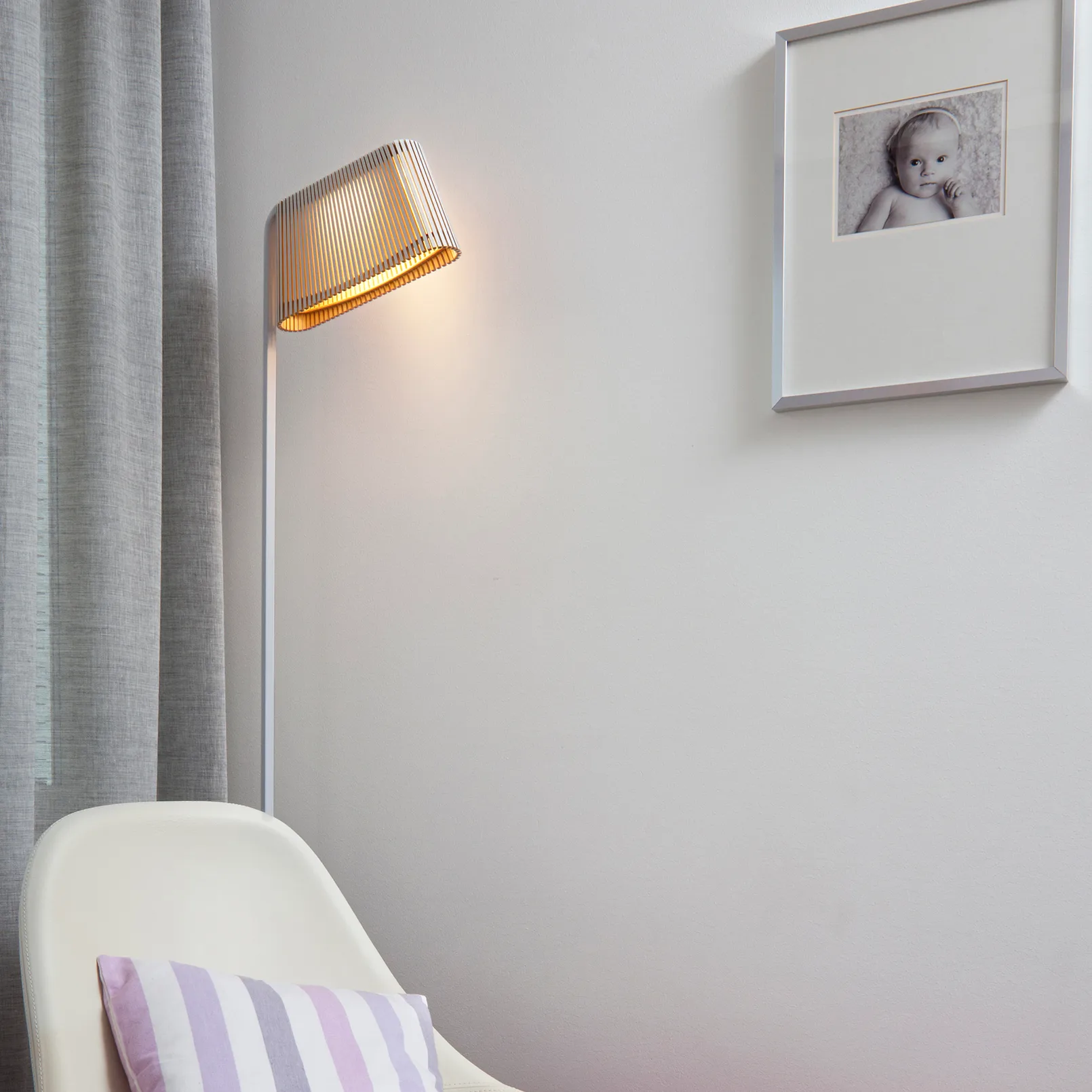 Owalo 7010 gulvlampe, Natural birch Secto Design