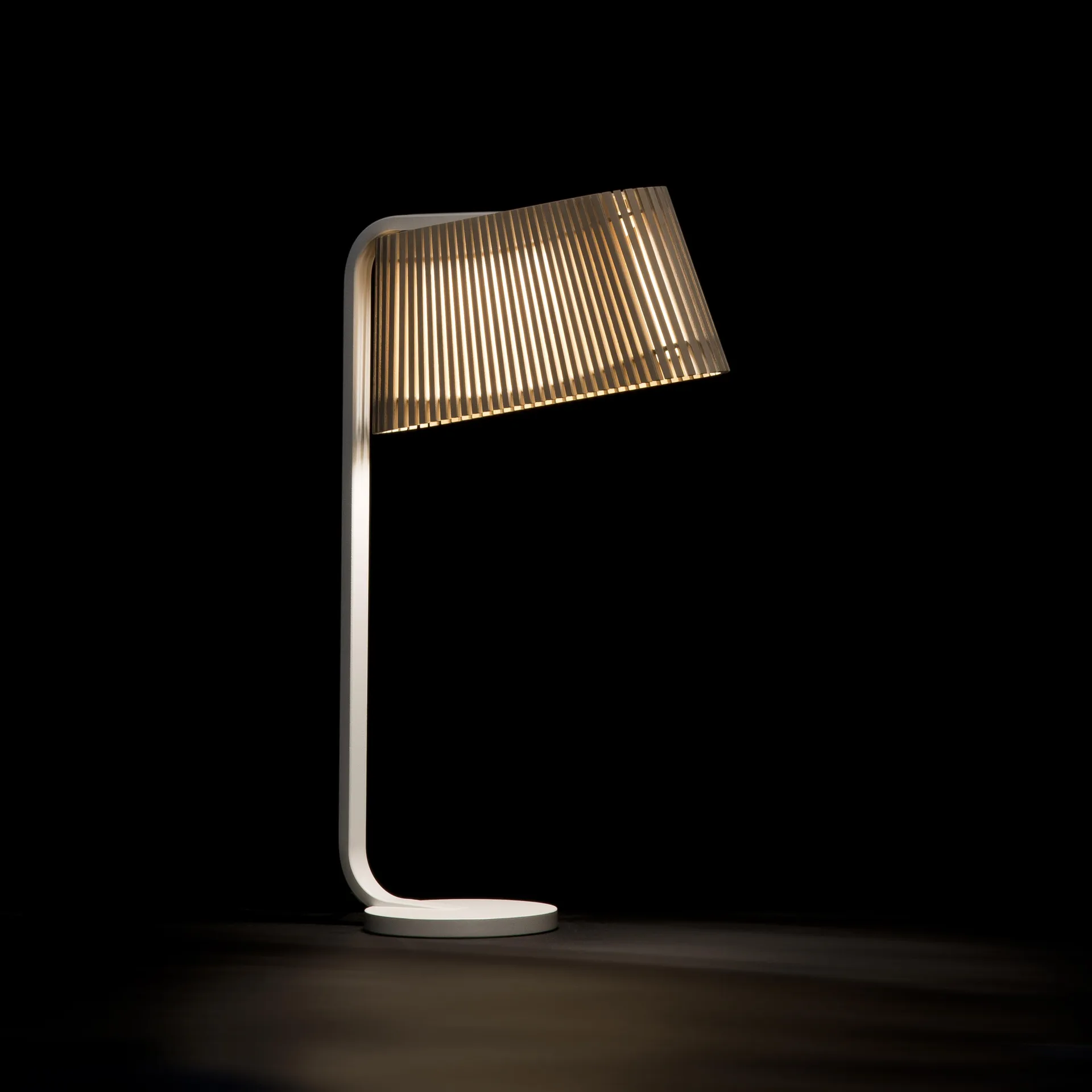 Owalo 7020, bordlampe, natural birch Secto Design