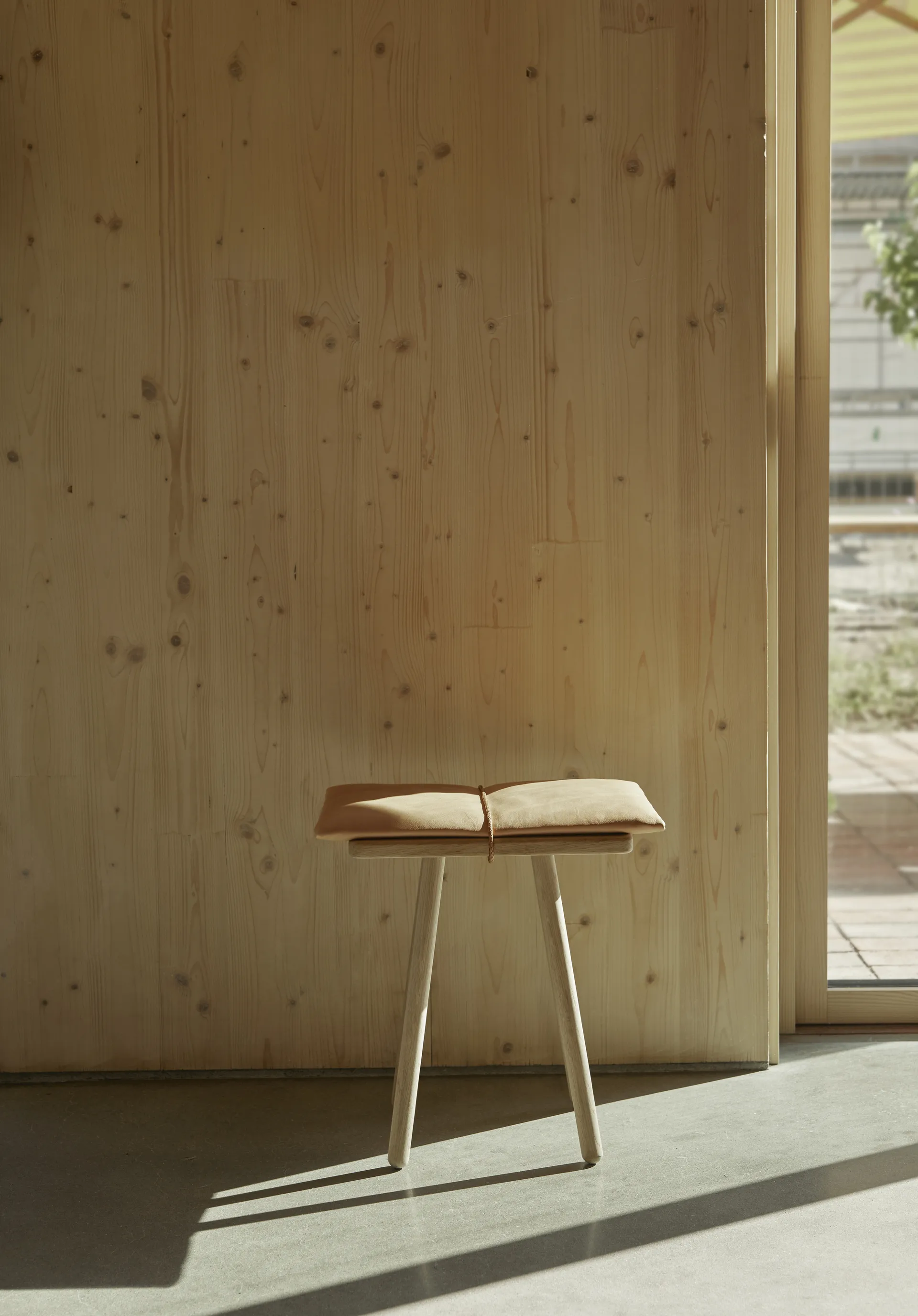 Georg lærpute med stropp til krakk/barstol, Beige-brun Skagerak