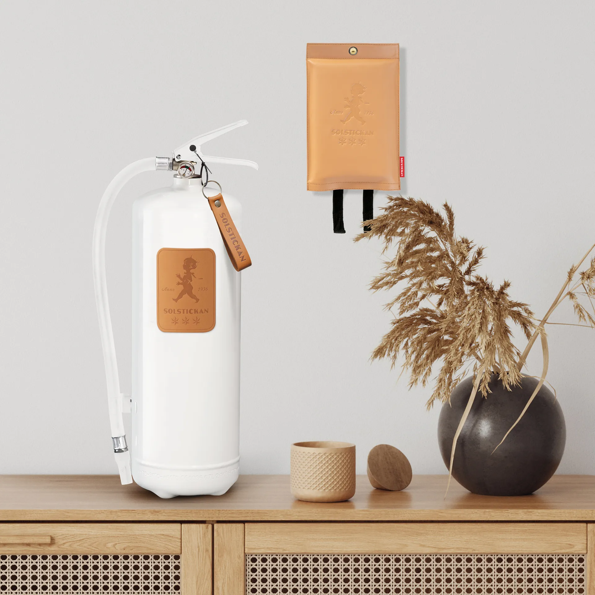 Solstickan brannslukker 6 kg, Hvit-lyst skinn Solstickan Design