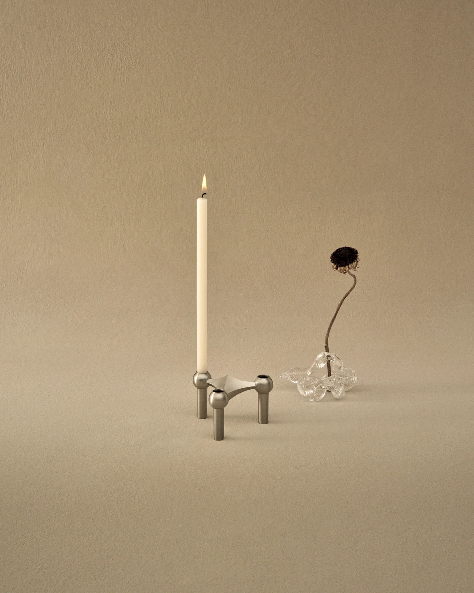 STOFF Nagel lysestake, Børstet krom STOFF Nagel