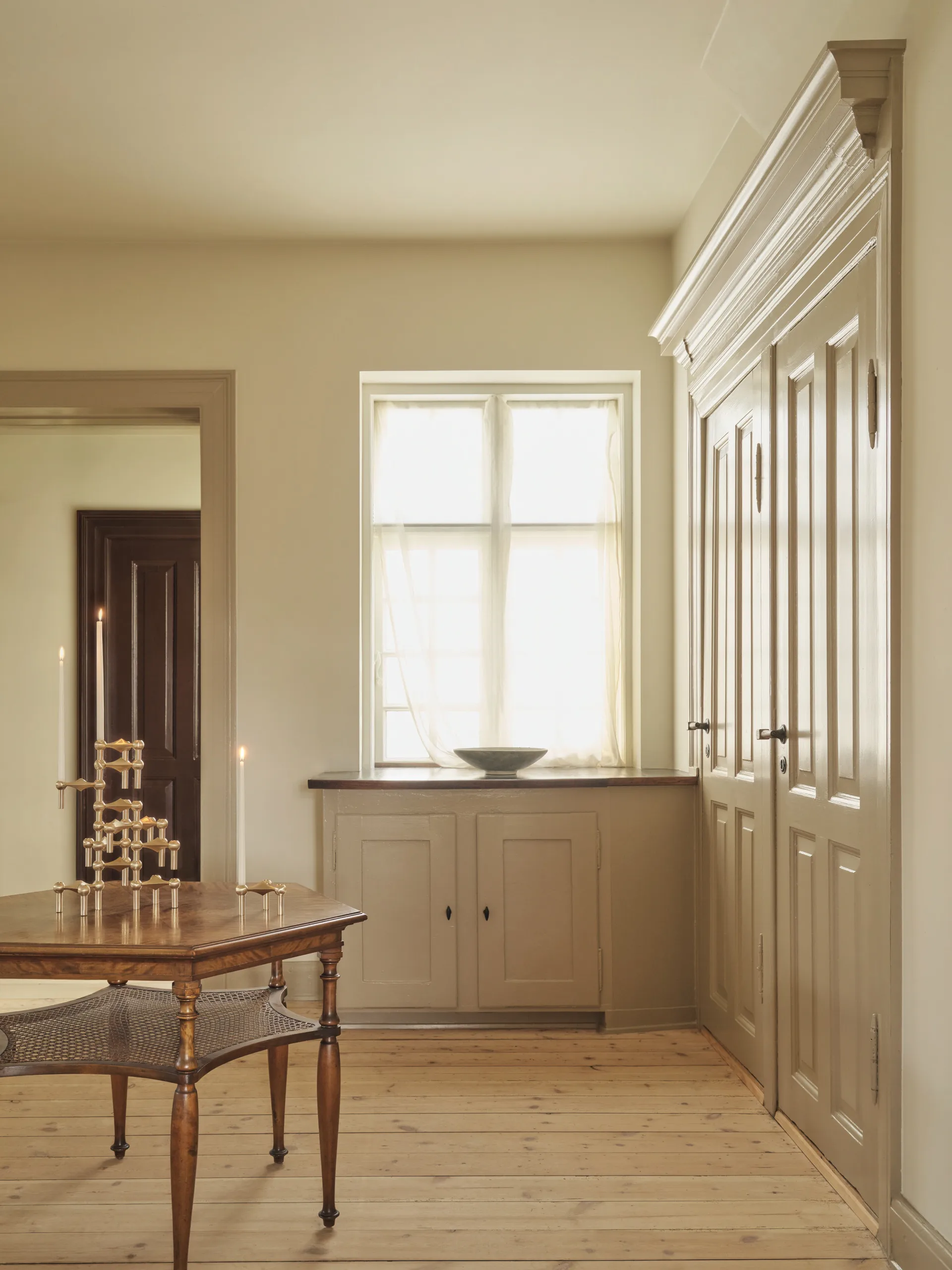 STOFF Nagel lysestake, Børstet messing STOFF