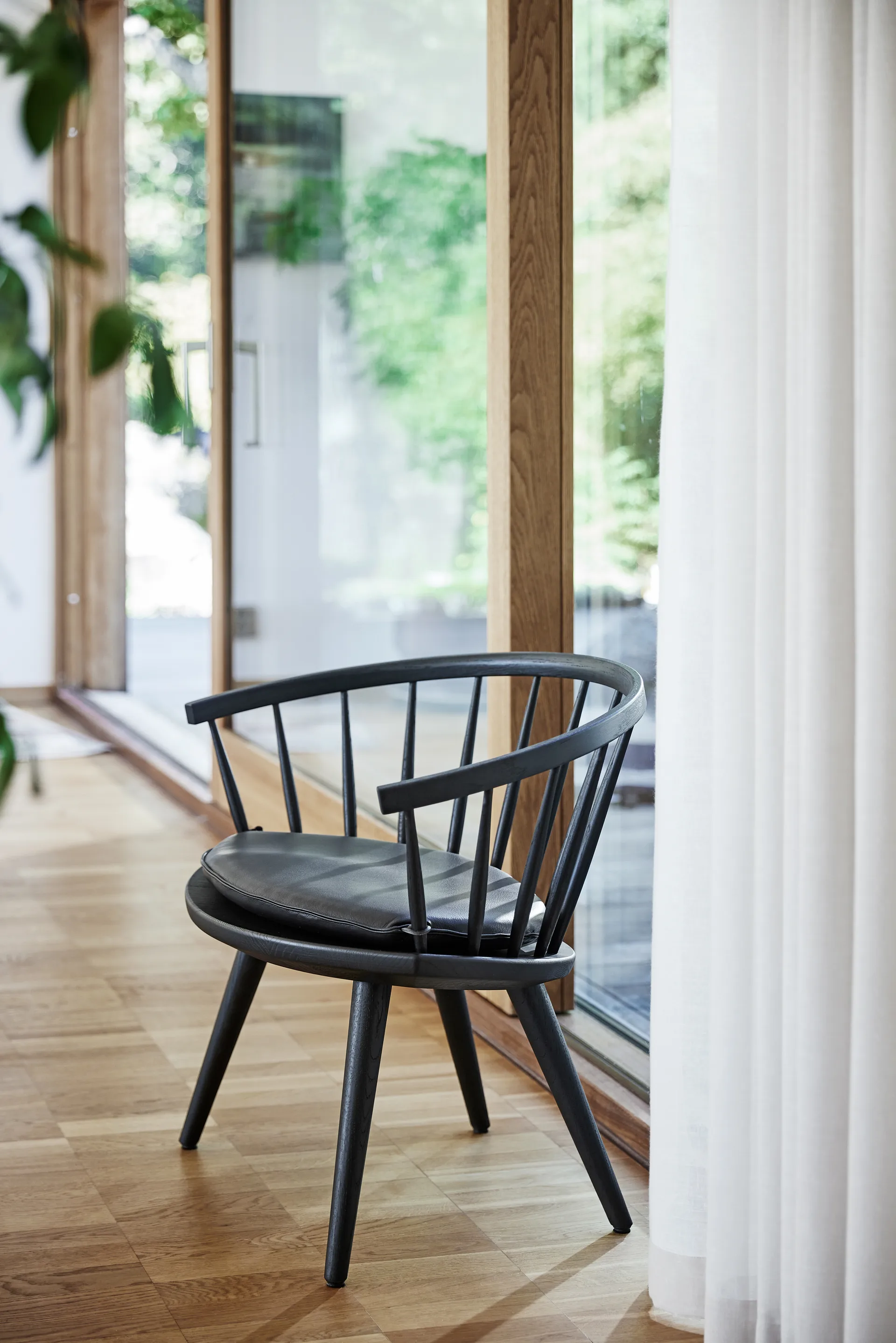 Arka stolpute elmotique, Black Stolab