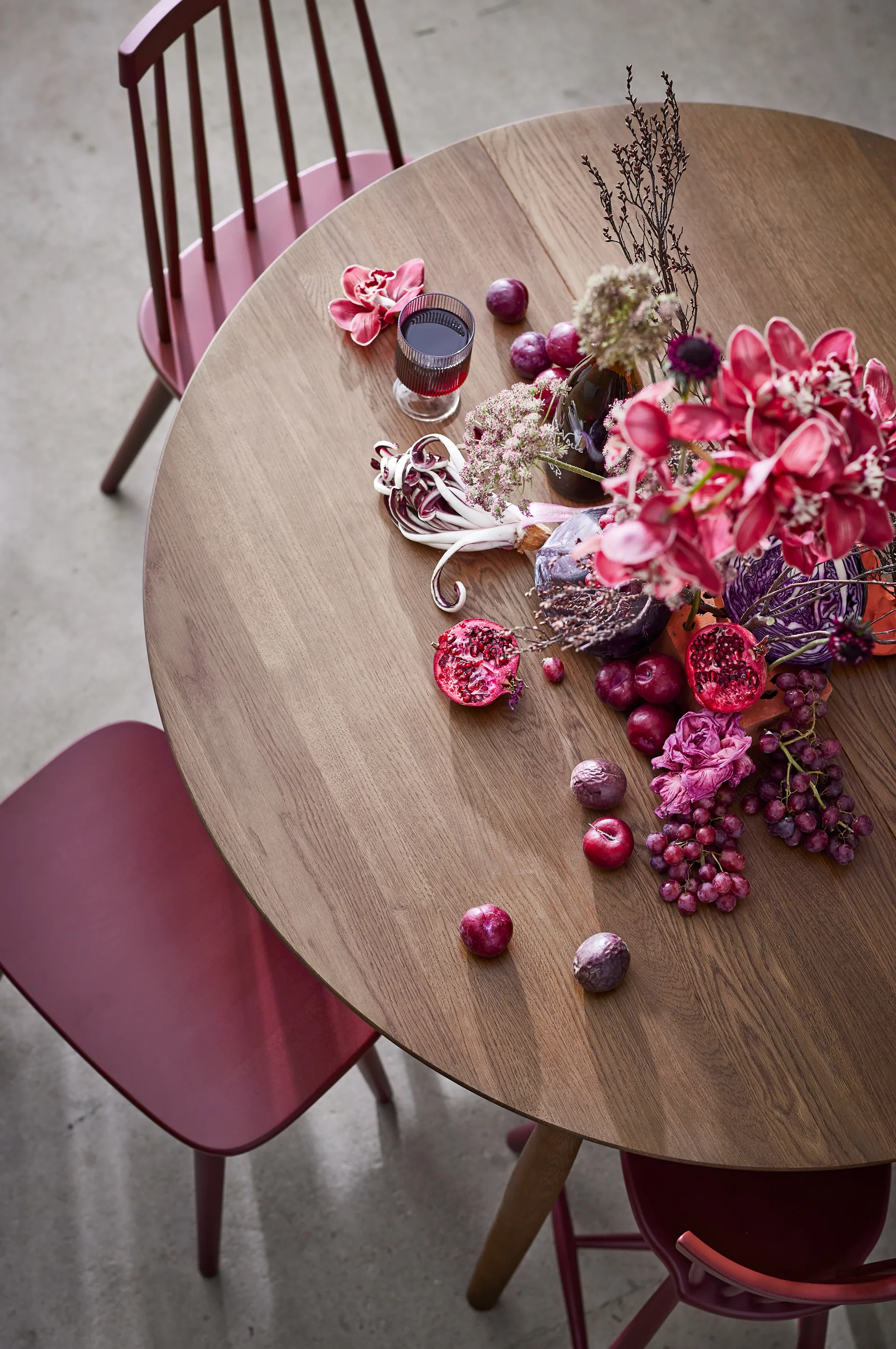 Carl spisebord delbart Ø 115 cm, Smoked oak Stolab