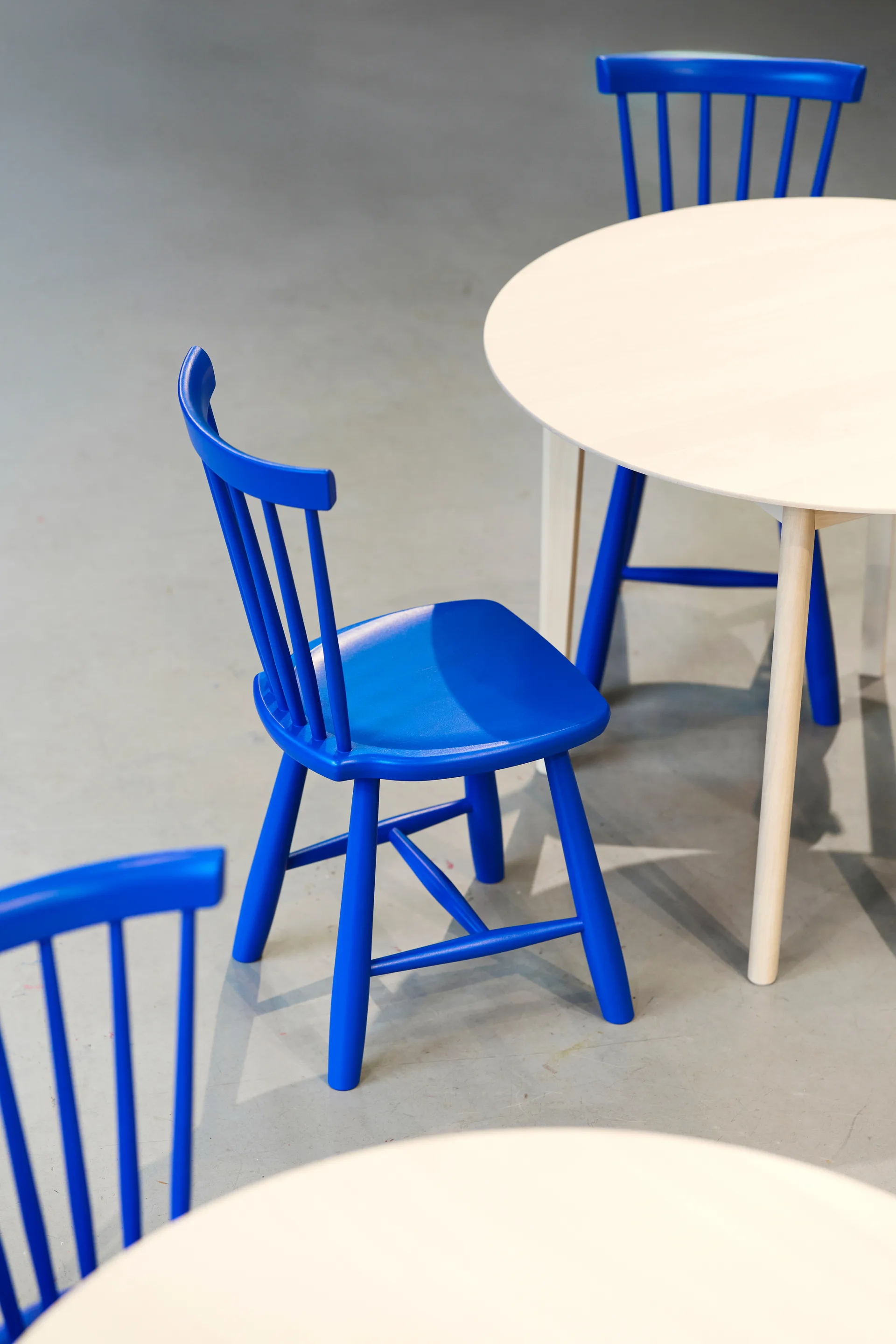 Emma sofabord Ø70 cm, Lys mattlakkert bjørk Stolab