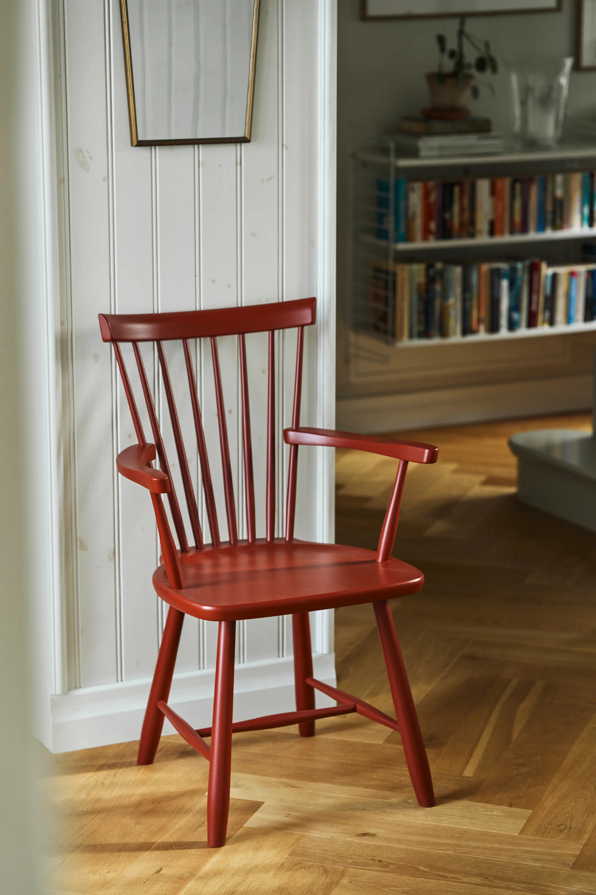 Lilla Åland armstol, Svenssons falurød (bjørk) Stolab