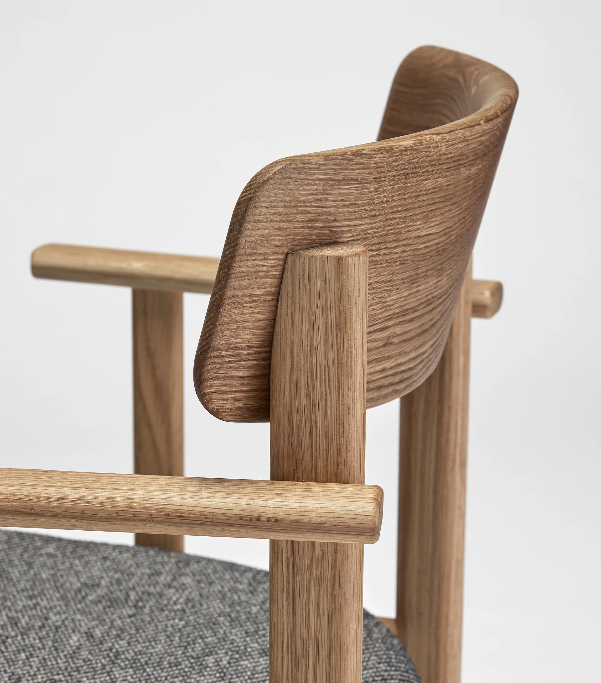 Pal armstol, Eik naturlig olje-Tornado V3576 Stolab