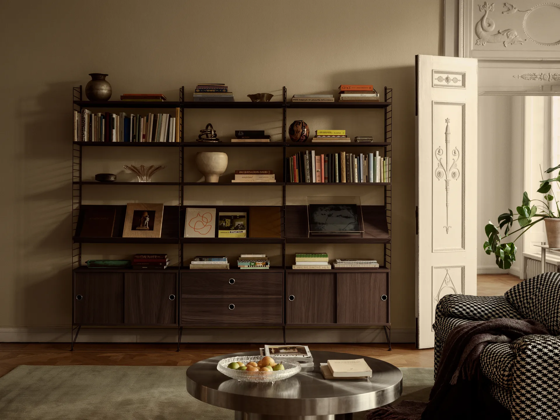 String hylleplate metall, Mørkebrun, 58x30 cm, høy kant String