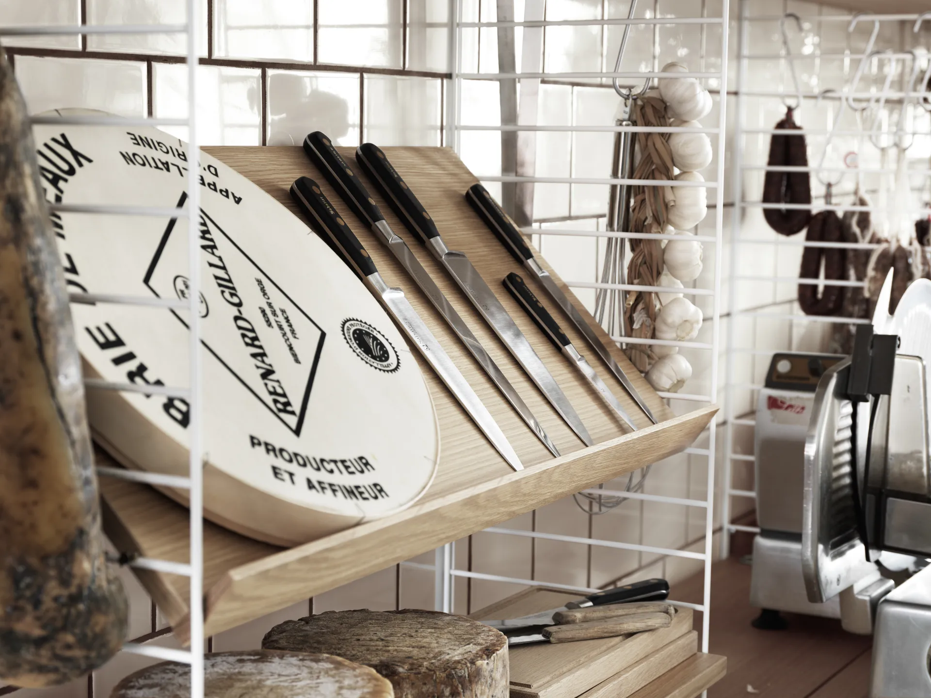 String magasinhylle tre, eik, 78x30 cm String