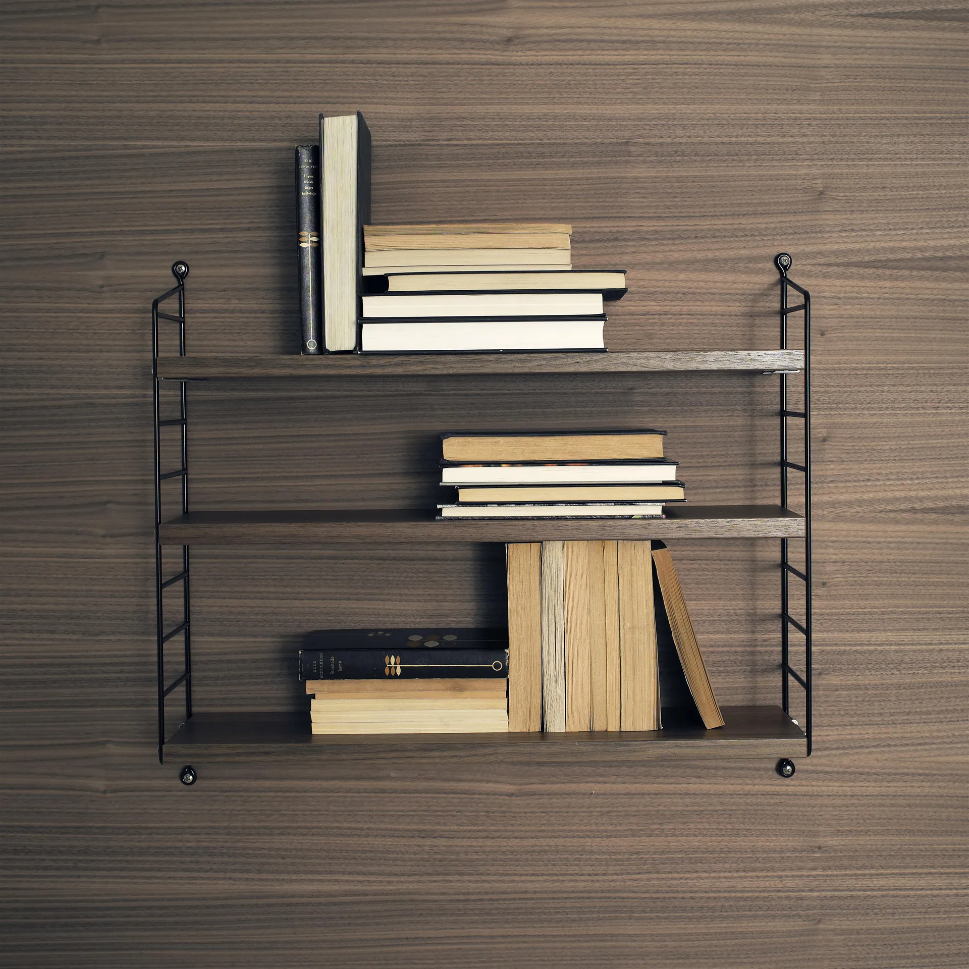 String Pocket Hylle valnøtt-svart, valnøtt/svart String