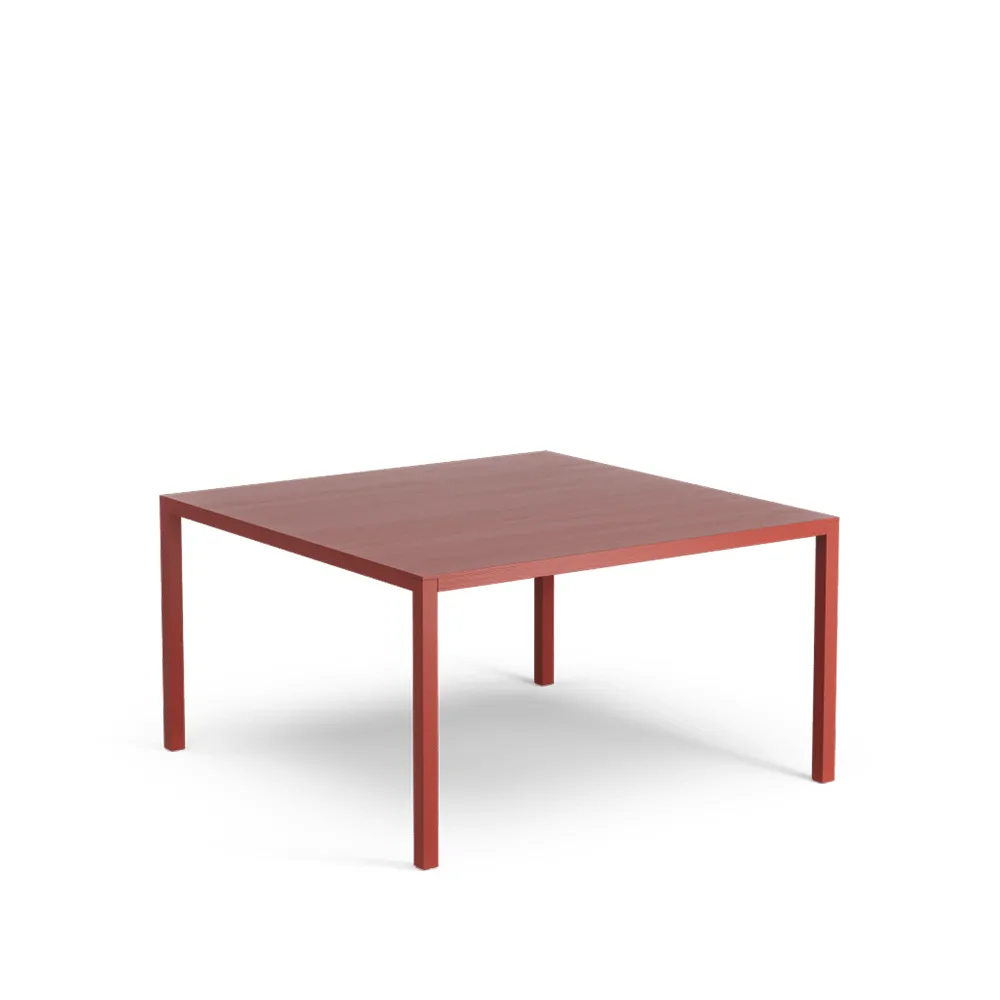 Bespoke loungebord, oxide red, eik lakk, h.55 cm Swedese