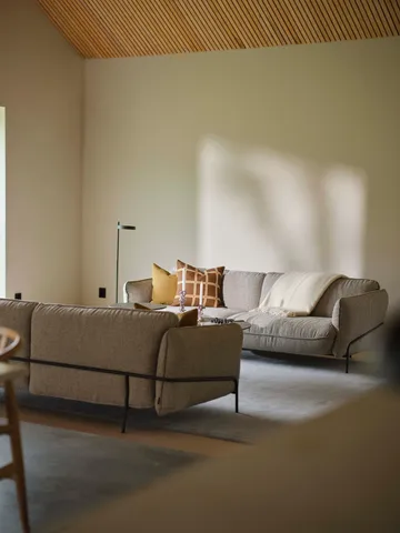 Continental sofa - Wave Sand-kromet stål - Swedese