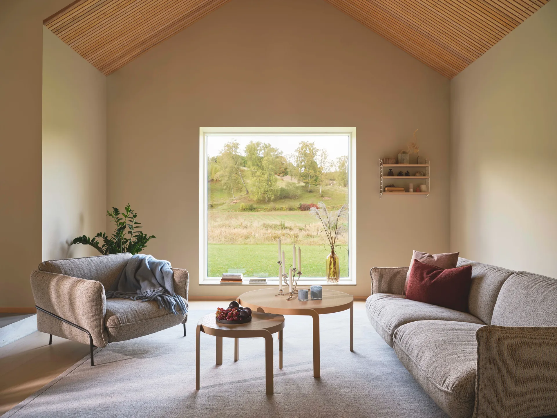 Continental sofa, Wave Sky-nutmeg Swedese