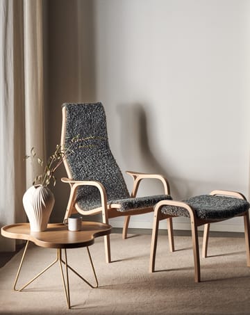 Lamino lenestol og fotskammel lakkert bøk/saueskinn - Scandinavian Grey (grå) - Swedese