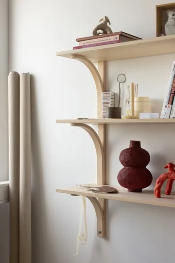 Levi hylle - Hvitpig. eik-messing, 2 hyller, 180 cm - Swedese